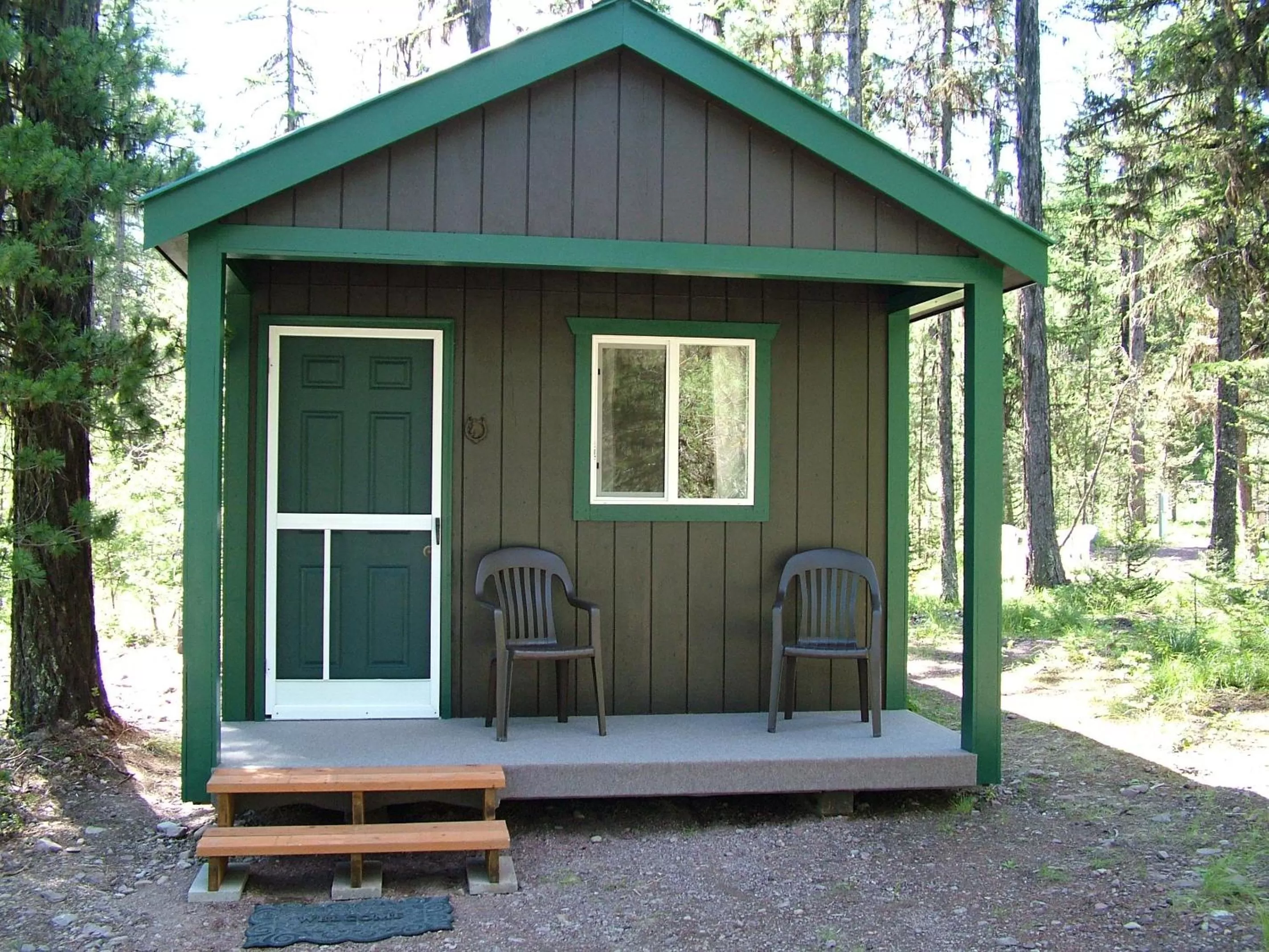 Facade/entrance in Glacier Haven Inn
