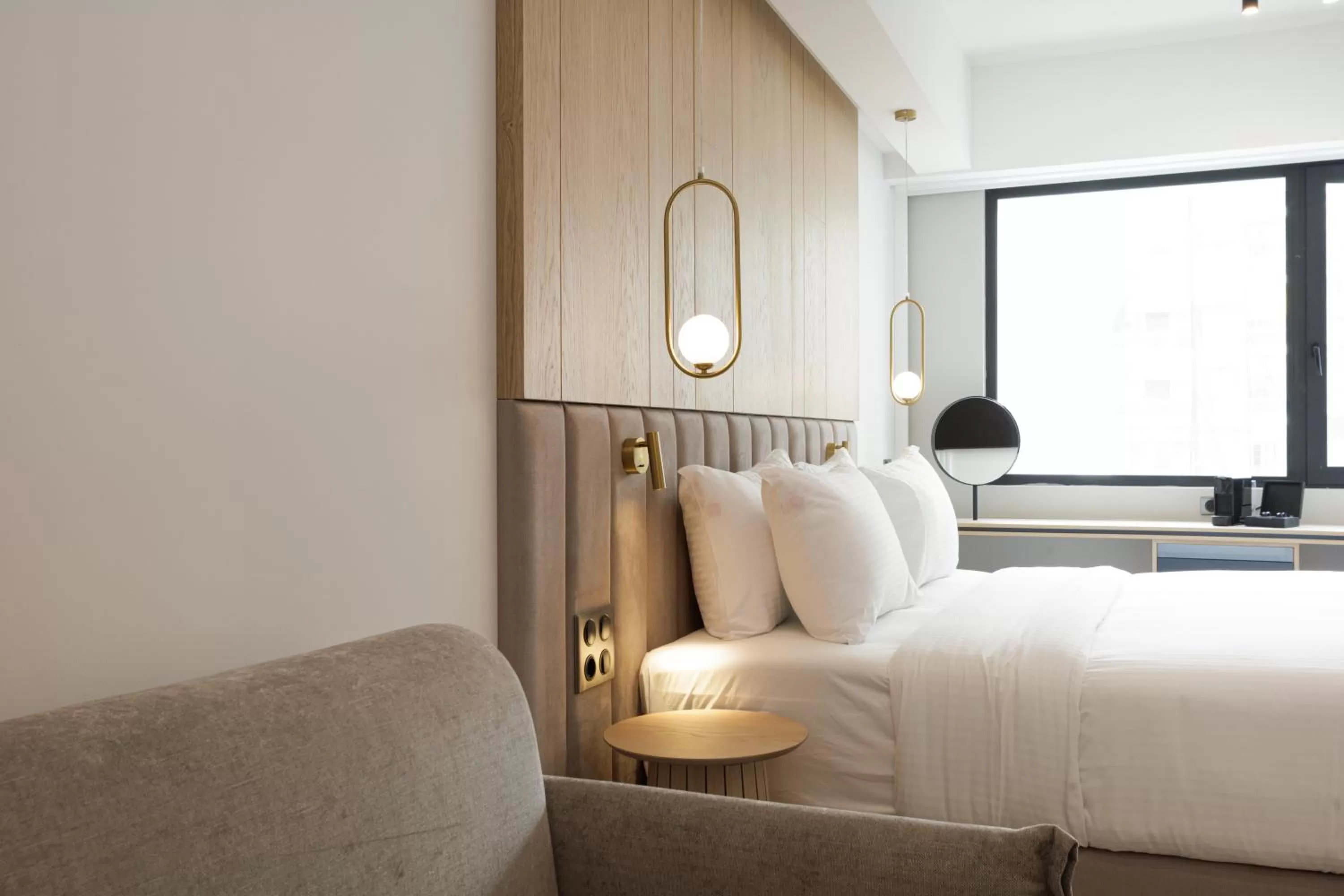 Bed, Seating Area in LUX&EASY Signature Syngrou 234