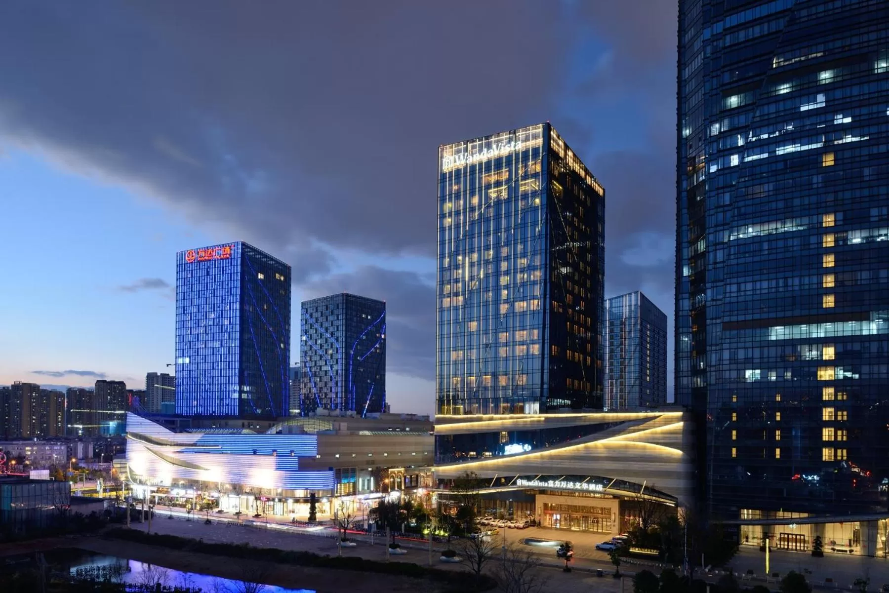 Night in Wanda Vista Kunming