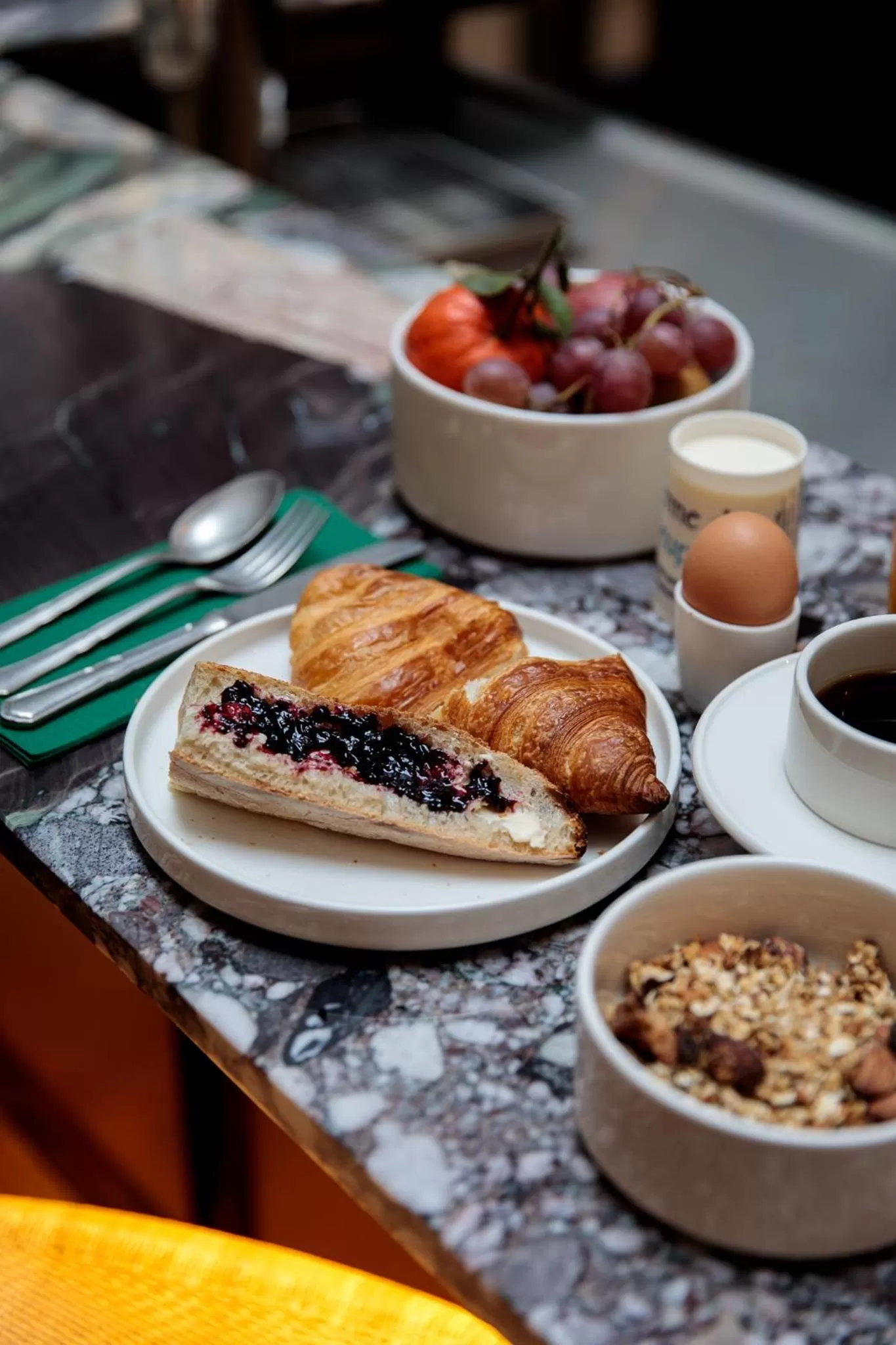 Breakfast in Hôtel Wallace Paris, a Member of Design Hotels