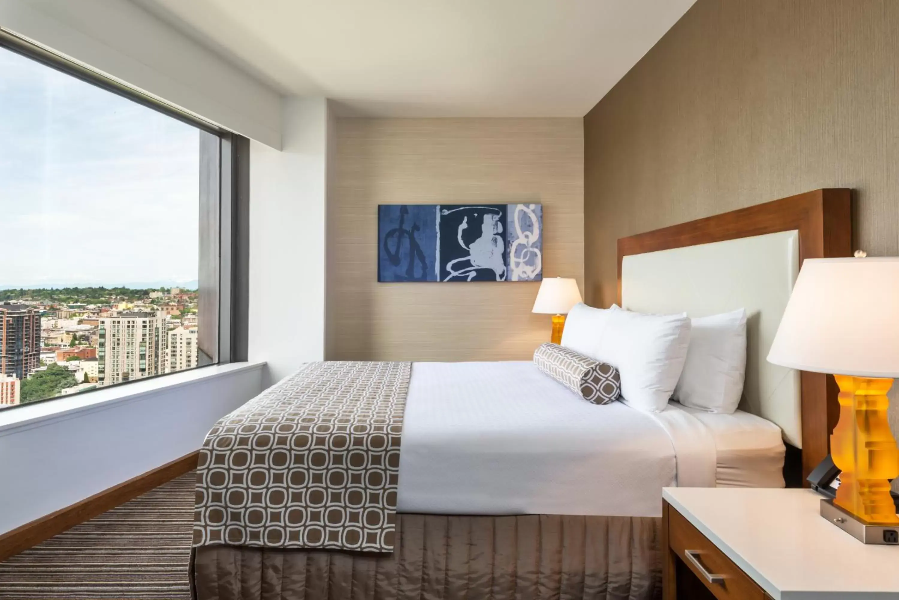 Junior King Suite with City View in Crowne Plaza Seattle Newly Renovated with No Resort Fee Junior King Suite with City View in Crowne Plaza Seattle Newly Renovated with No Resort Fee