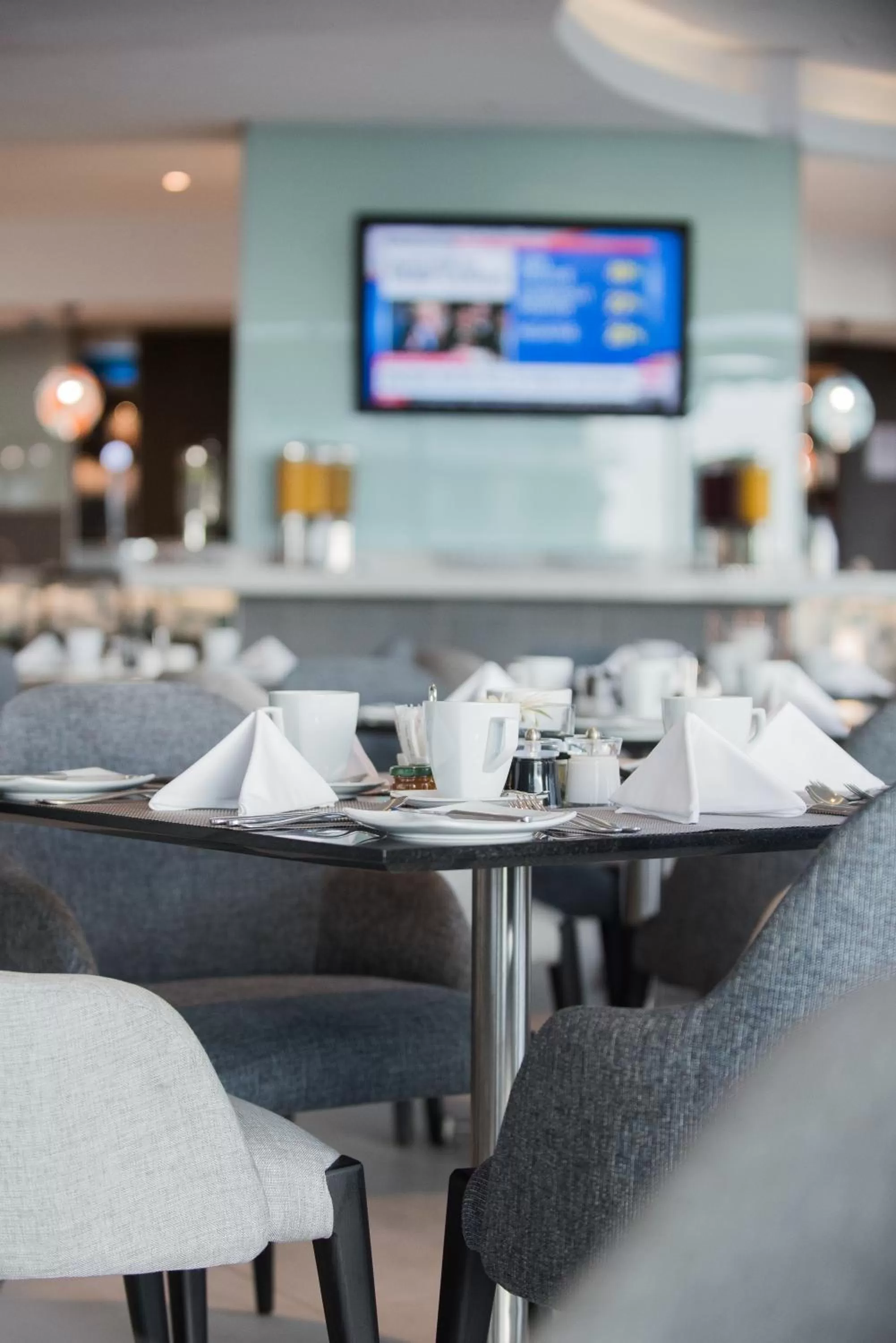 Restaurant/places to eat in The Capital Pearls Hotel