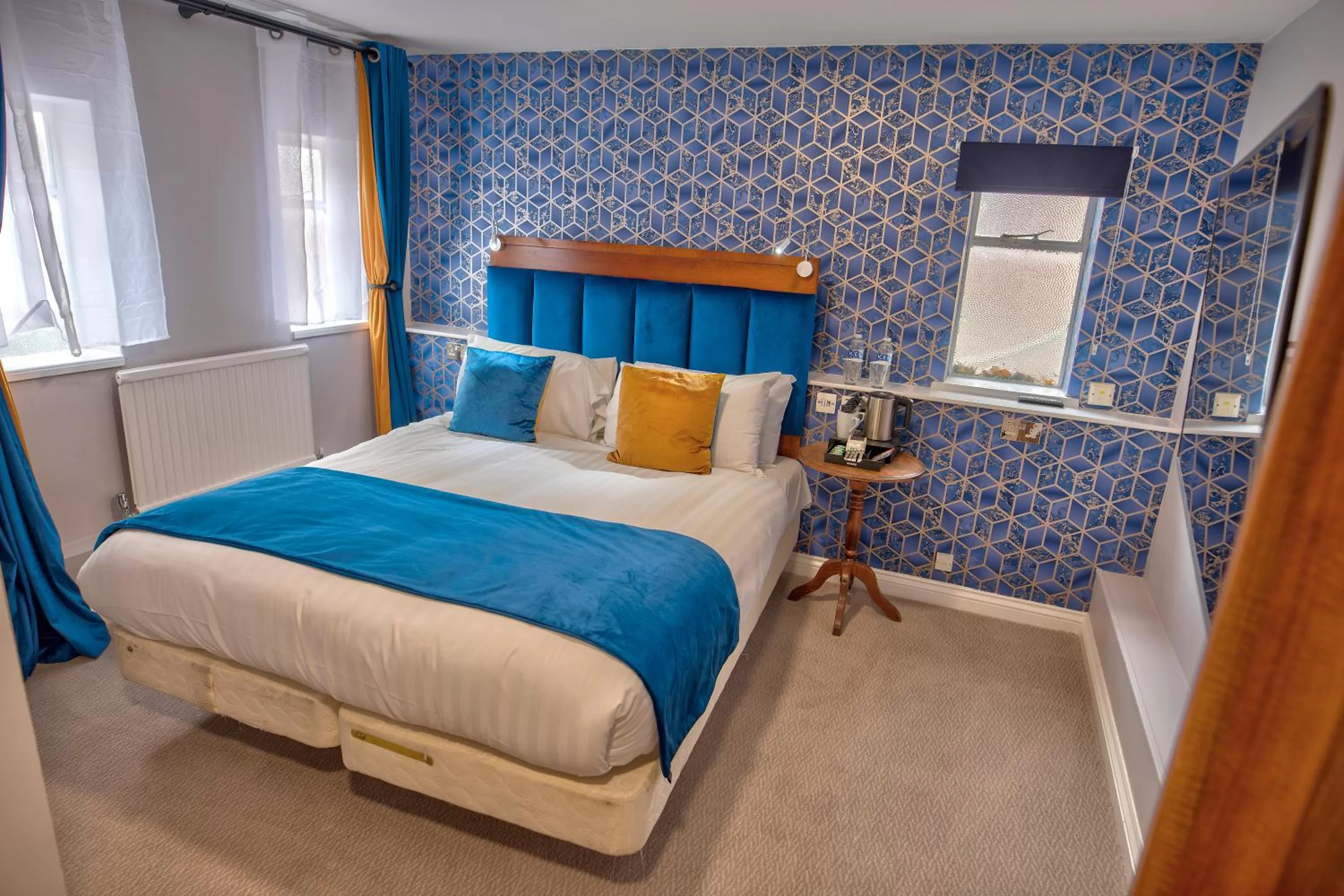 Photo of the whole room, Bed in The Bridge Hotel