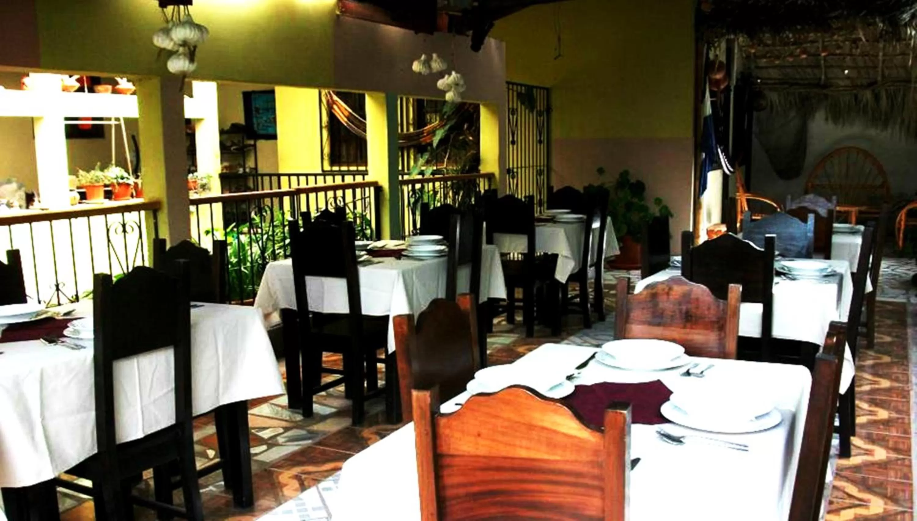 Restaurant/places to eat in Hotel & Hostal Yaxkin Copan