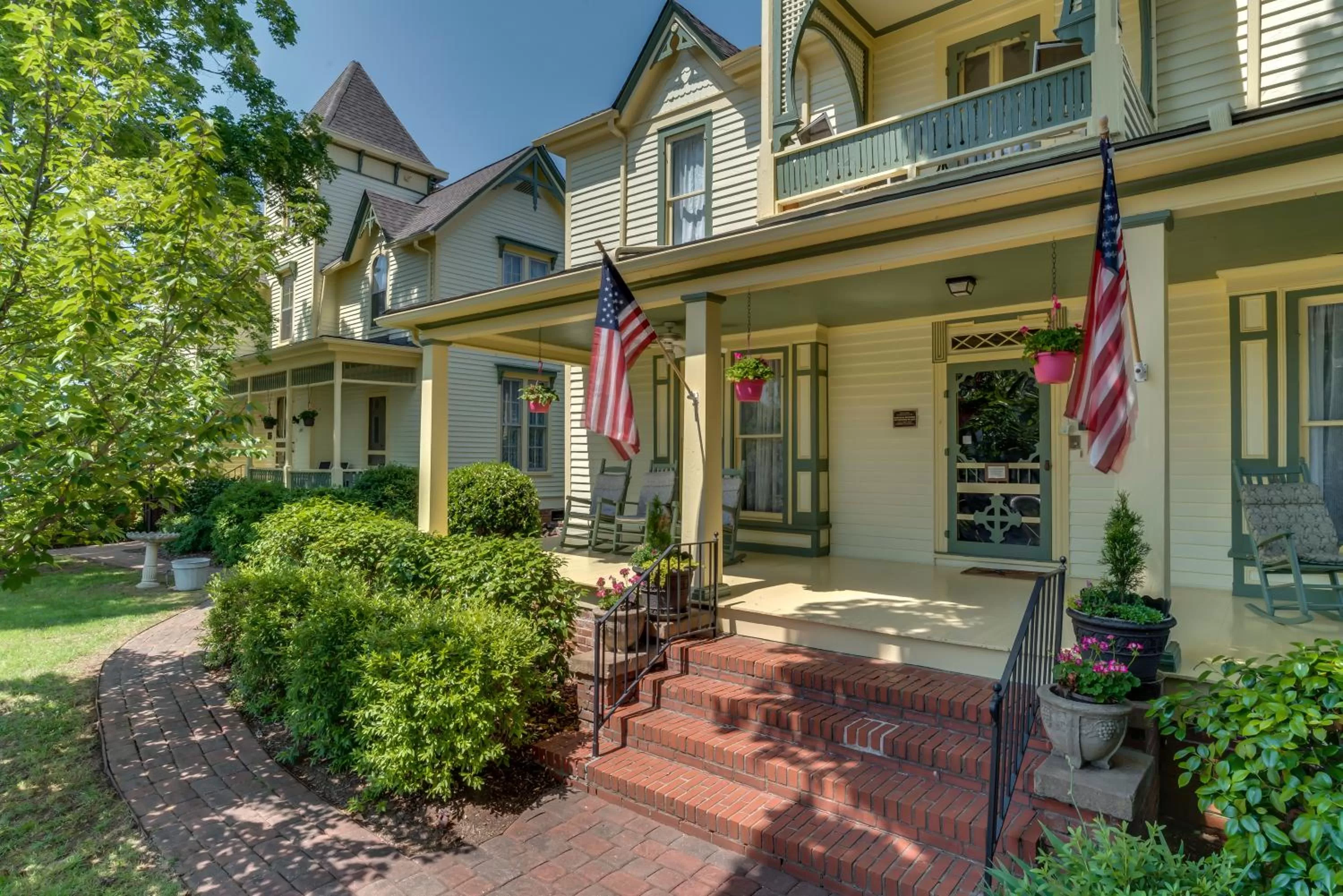 Facade/entrance in Carrier Houses Bed & Breakfast
