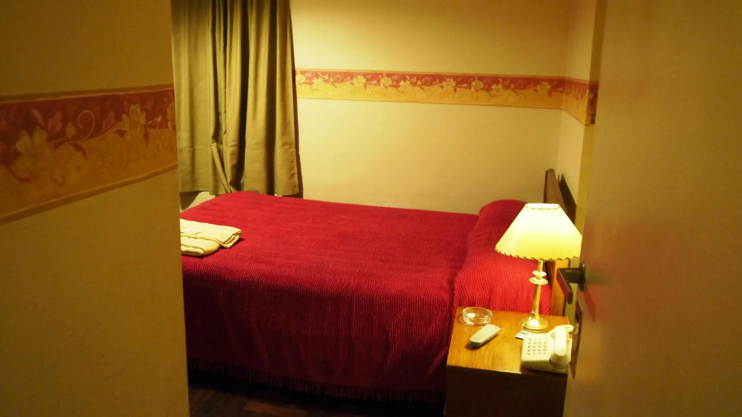 Single Room in Hotel Gran Sarmiento Single Room in Hotel Gran Sarmiento