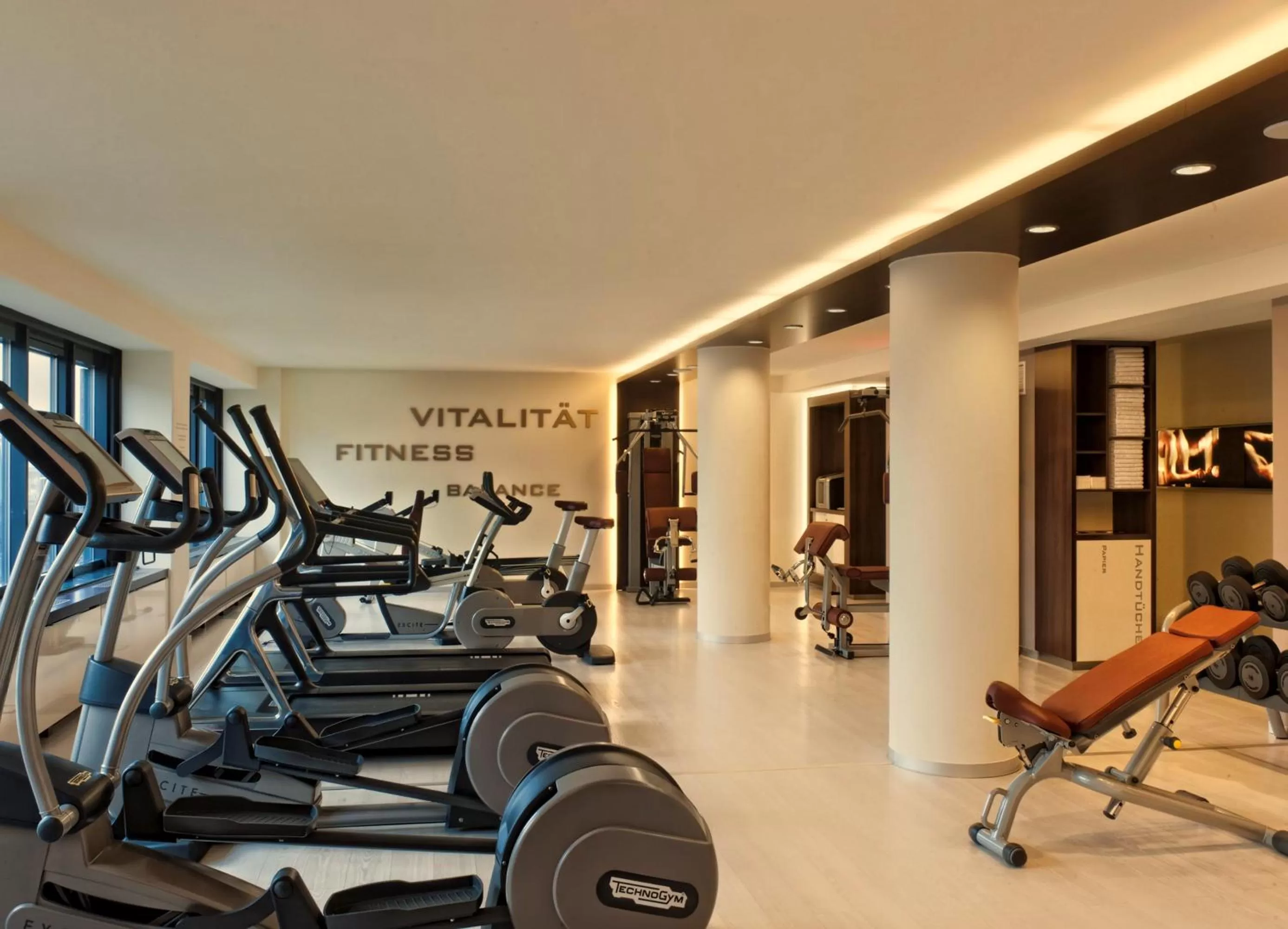 Fitness centre/facilities in Estrel Berlin