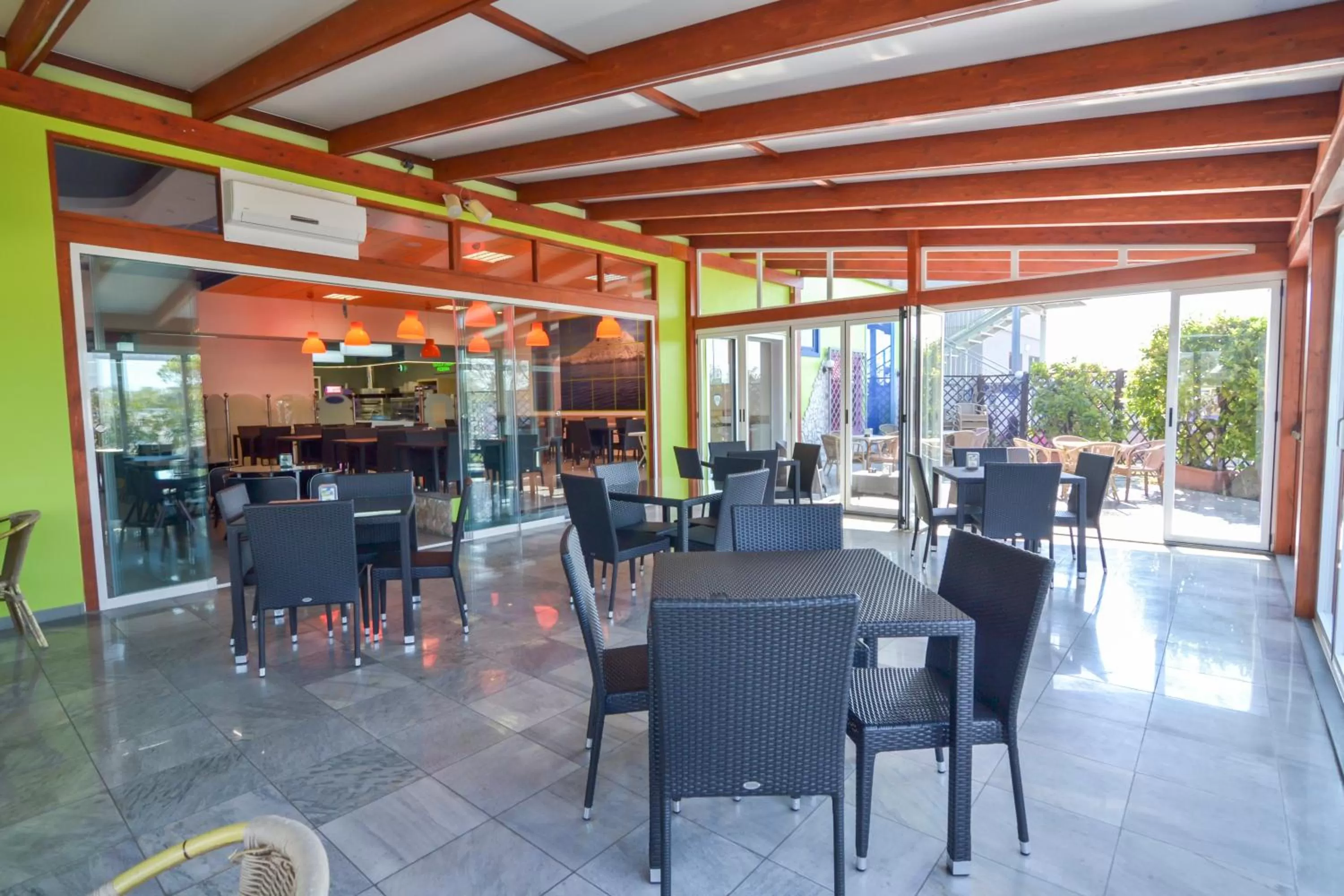 Banquet/Function facilities in Motel S.16