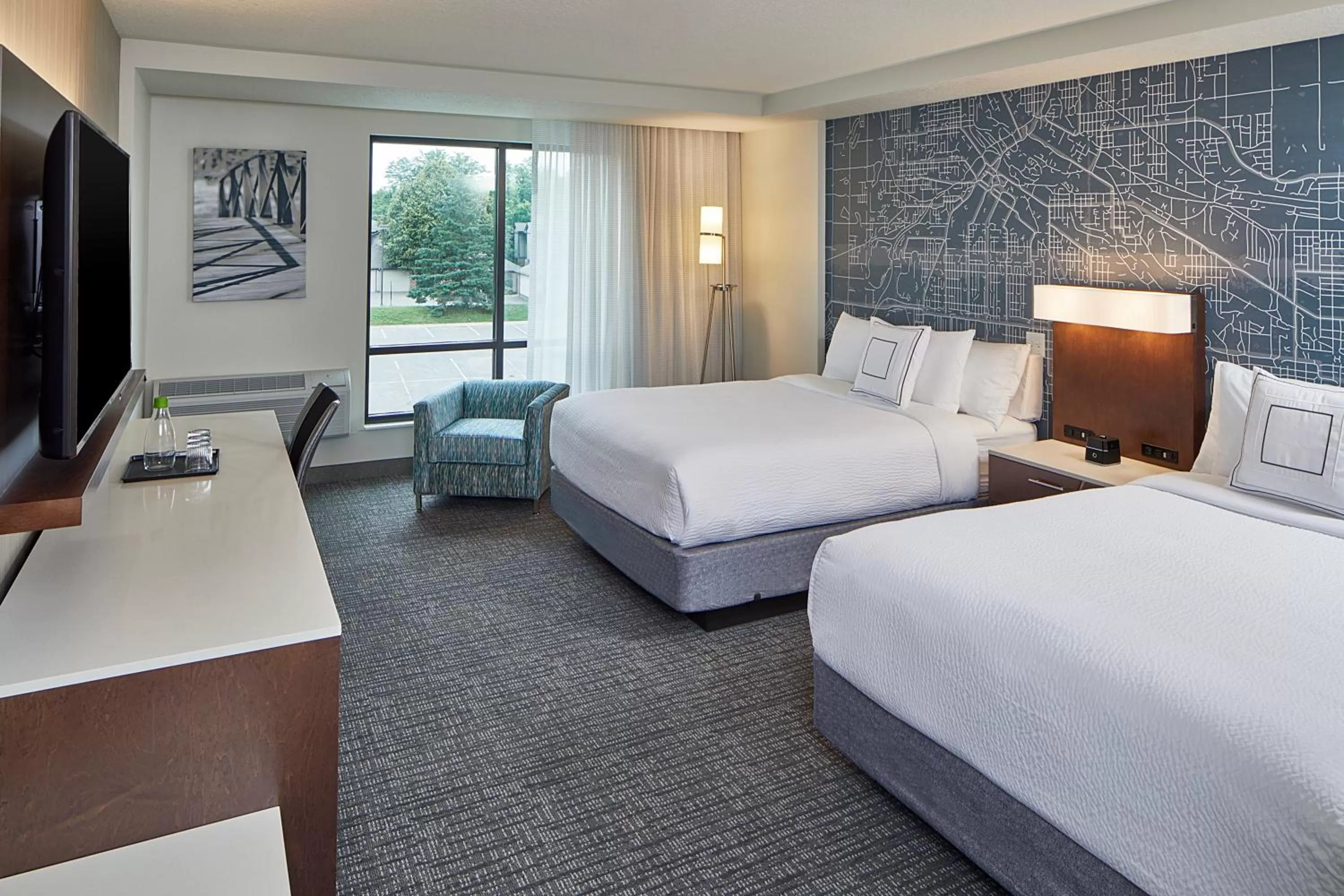 Bed in Courtyard by Marriott Minneapolis West