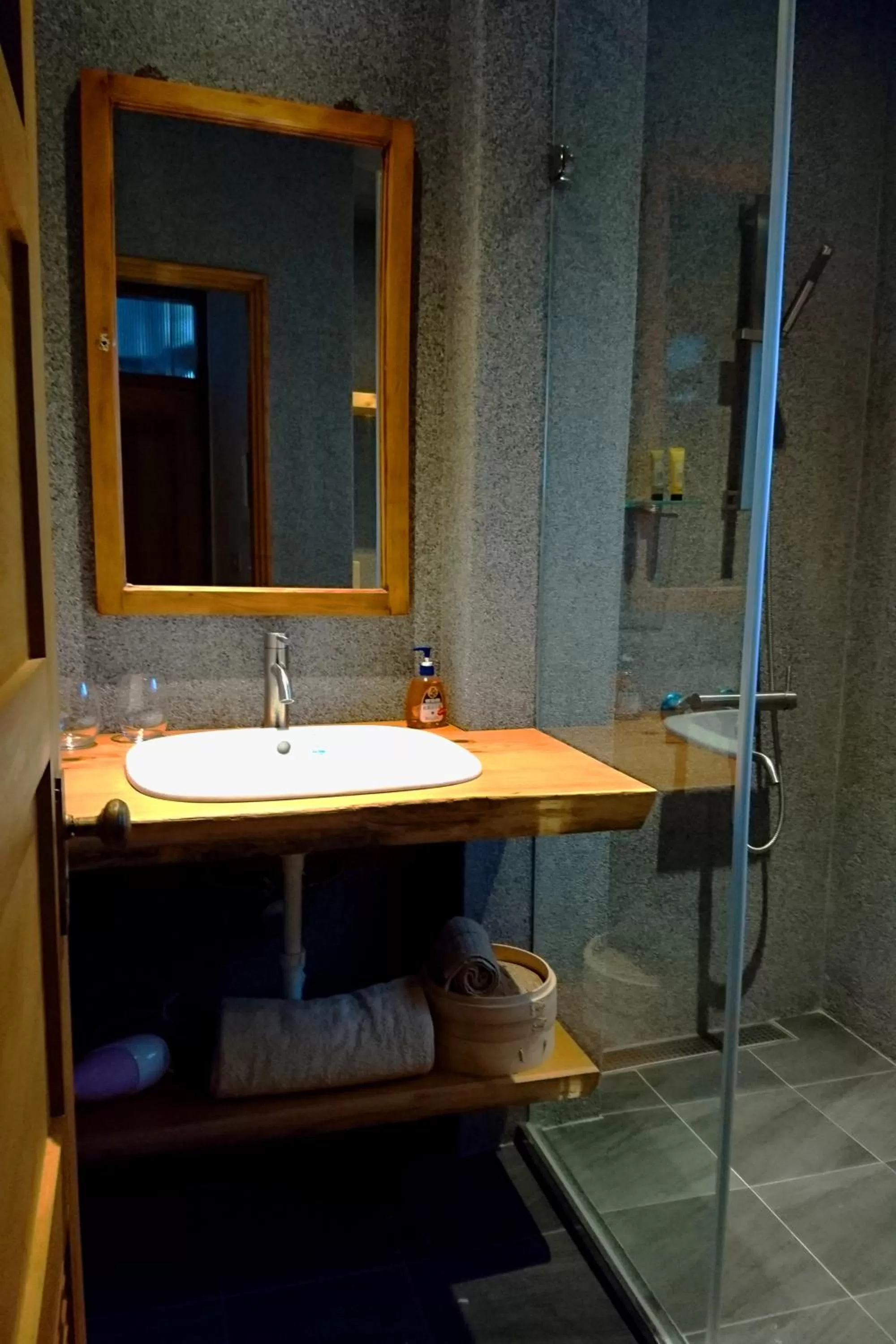 Shower in Alley X Tainan