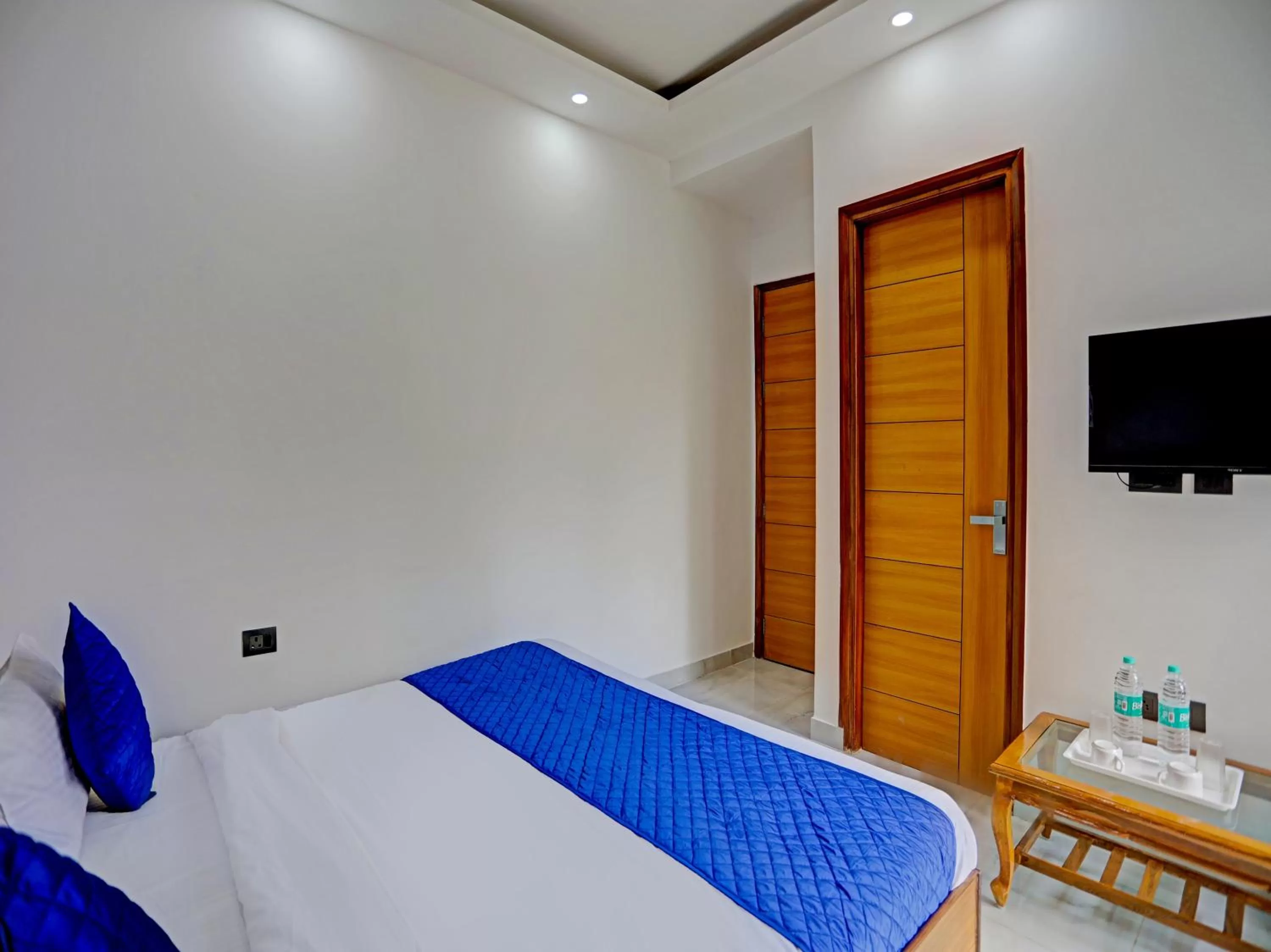 Bedroom, Bed in Hotel Golden Admire - Couple Friendly Hotel Noida Sector - 56