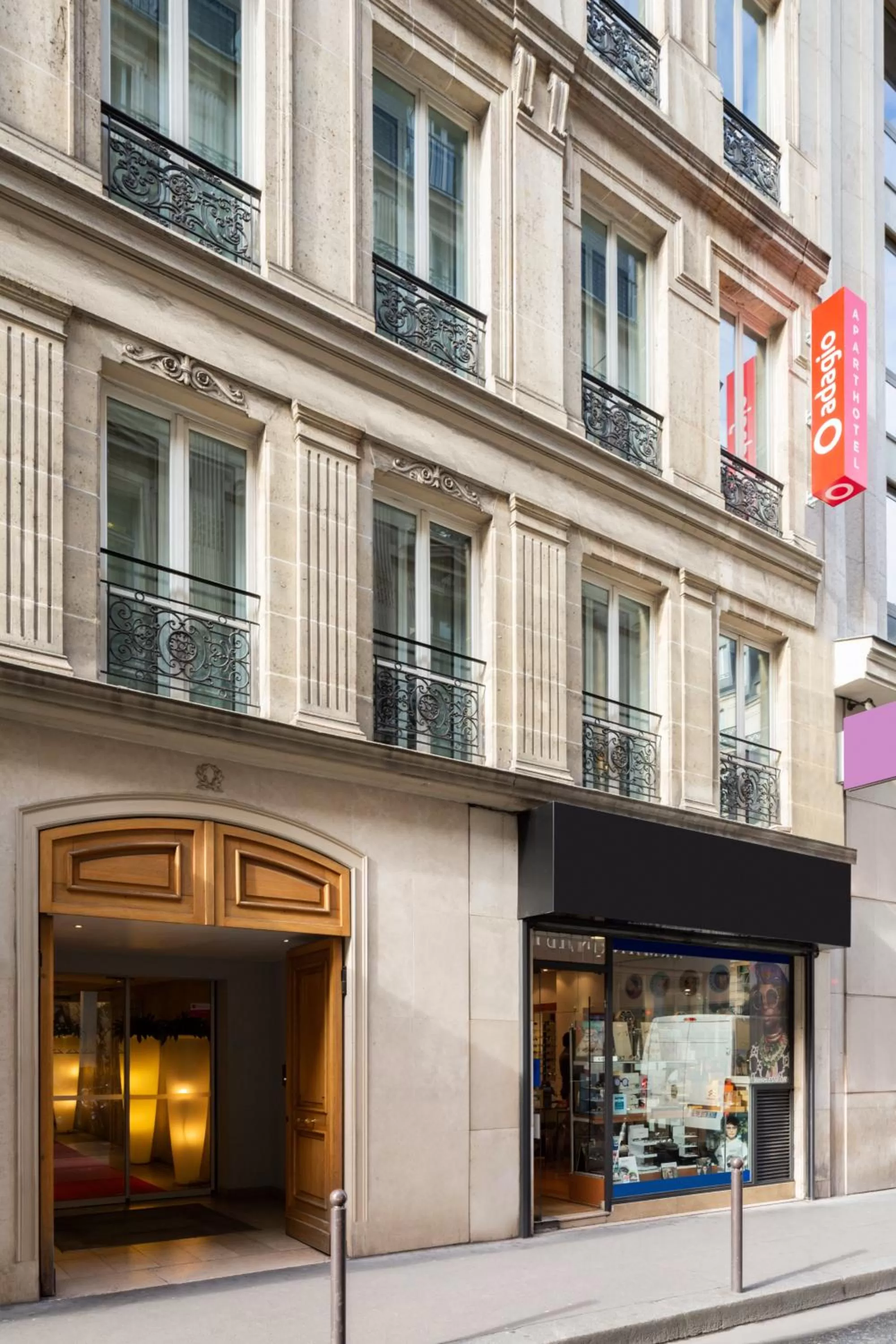 Property building in Aparthotel Adagio Paris Opéra