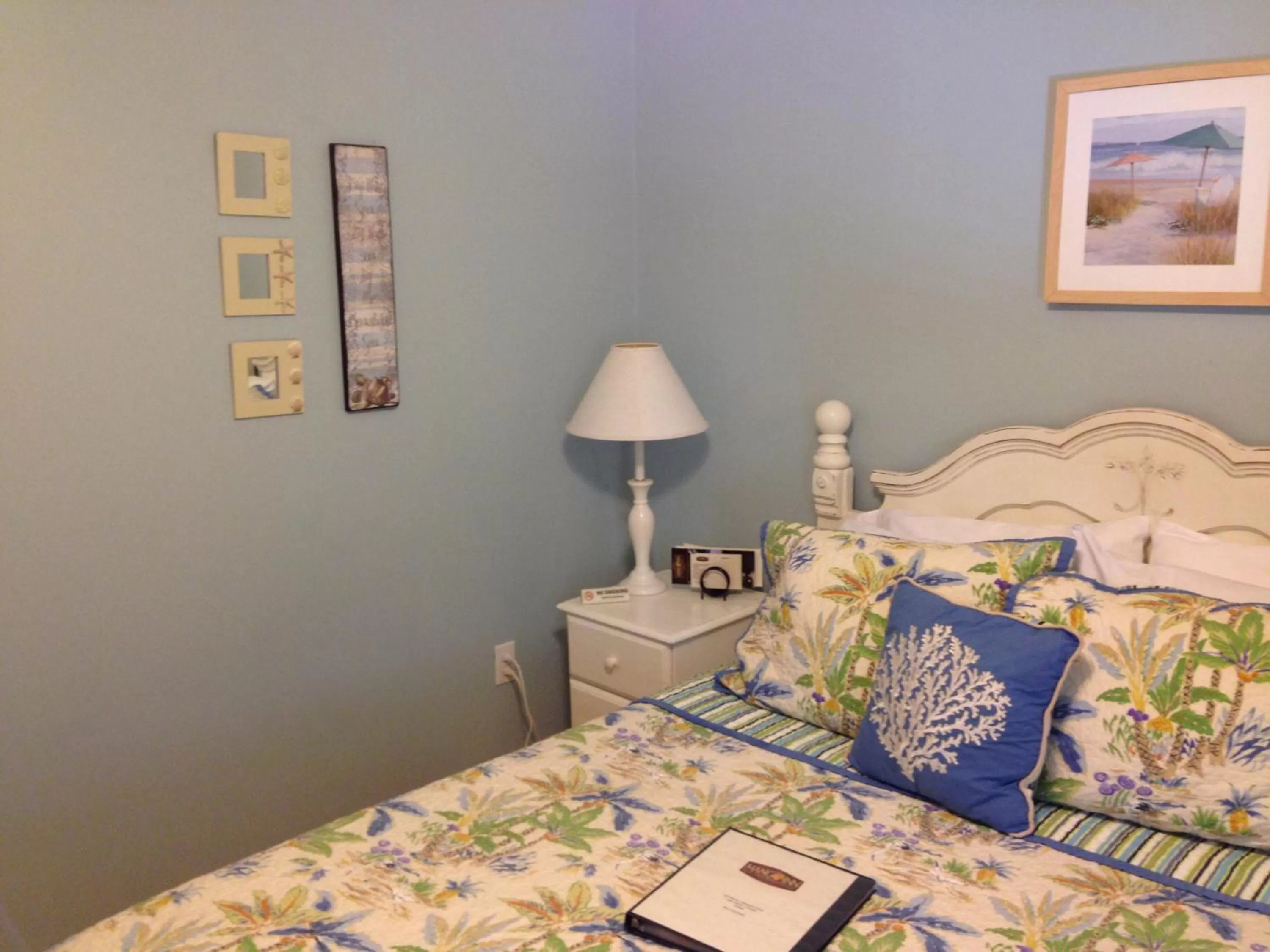 Bedroom, Bed in Mango Inn Bed and Breakfast