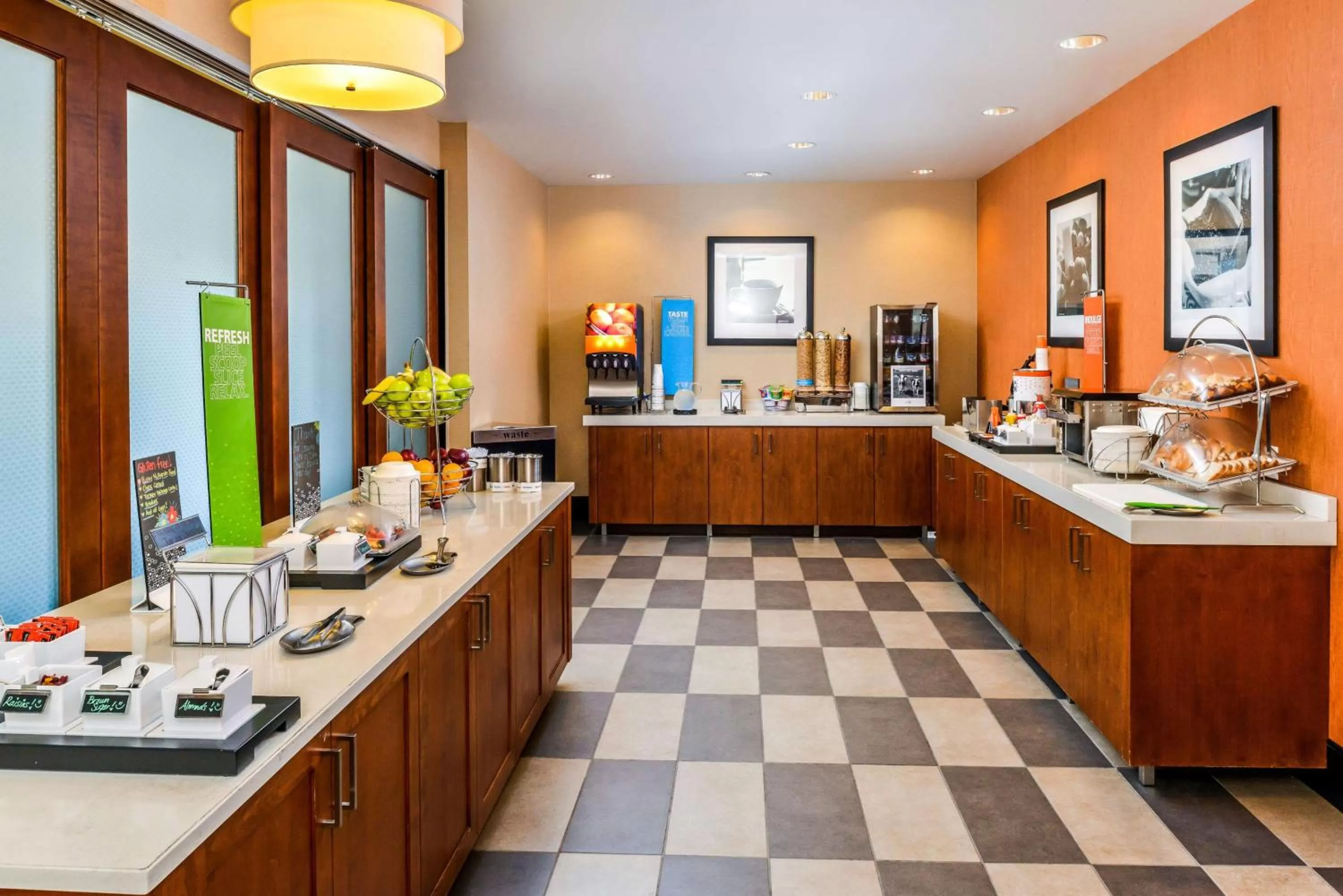 Breakfast in Hampton Inn & Suites Boulder North