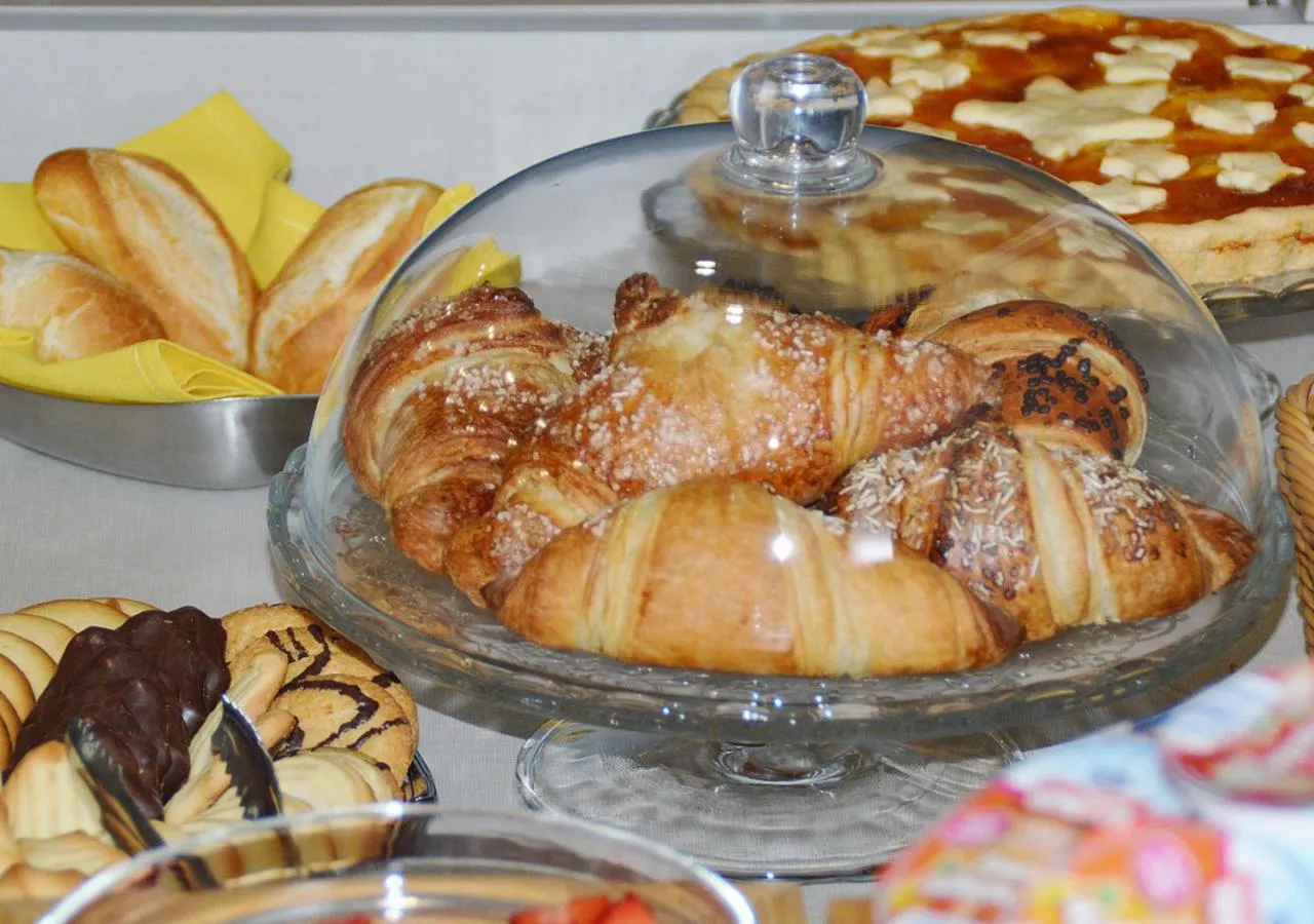 Continental breakfast in Hotel Il Loggiato Dei Serviti