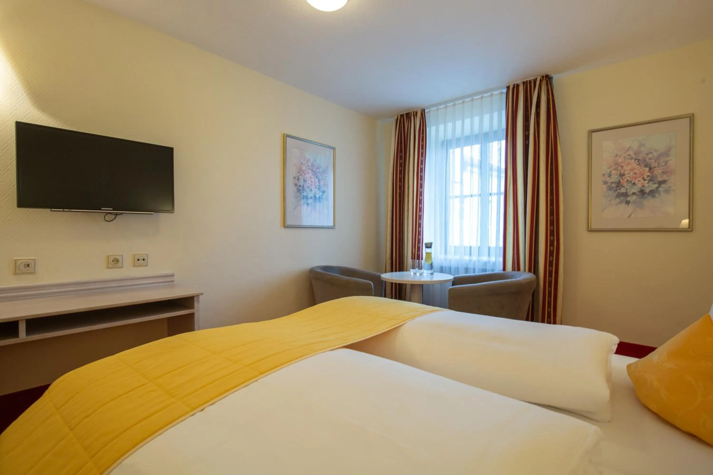 Photo of the whole room, Bed in Hotel Residence