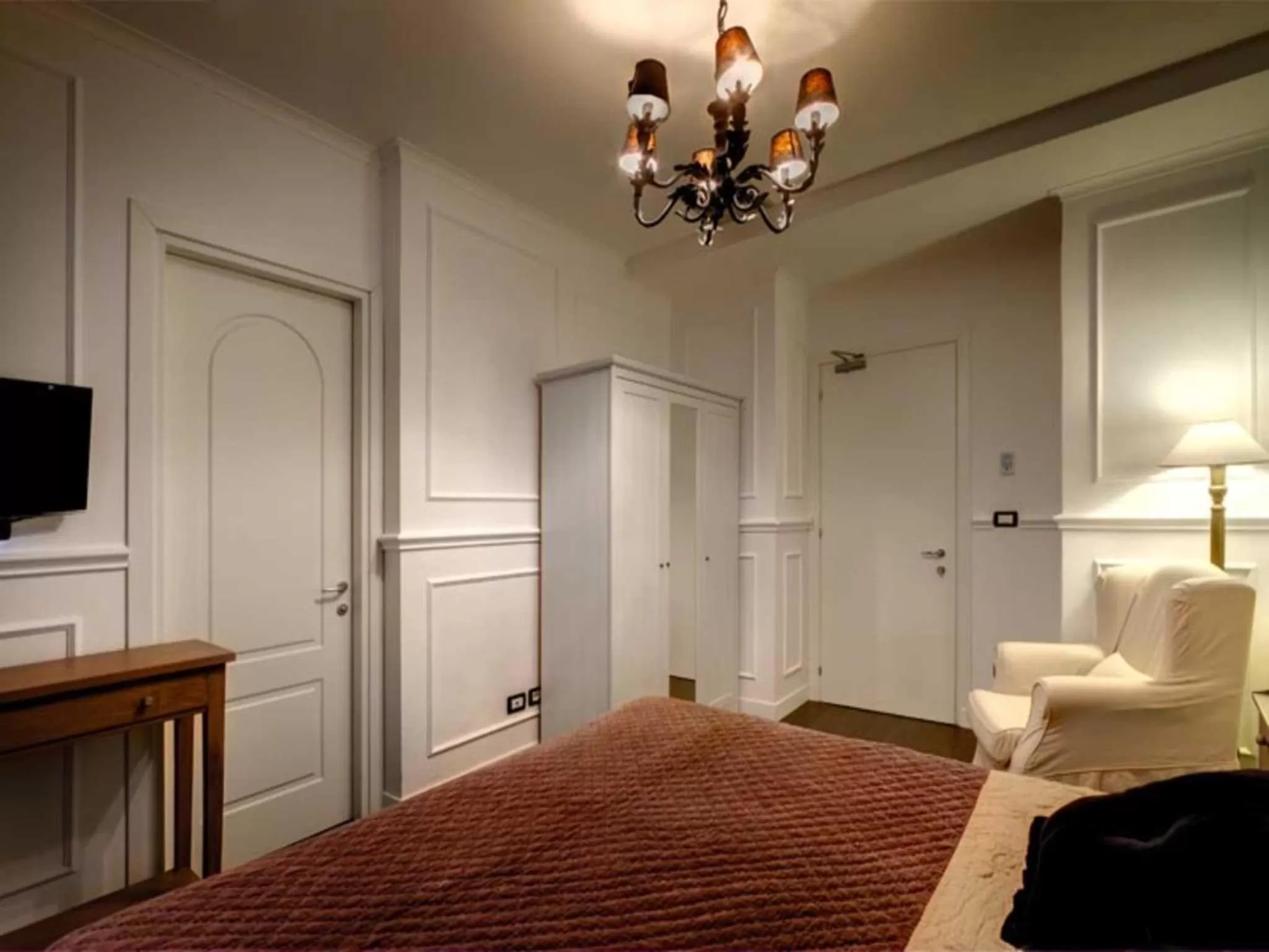 Toilet, Bed in The B Place