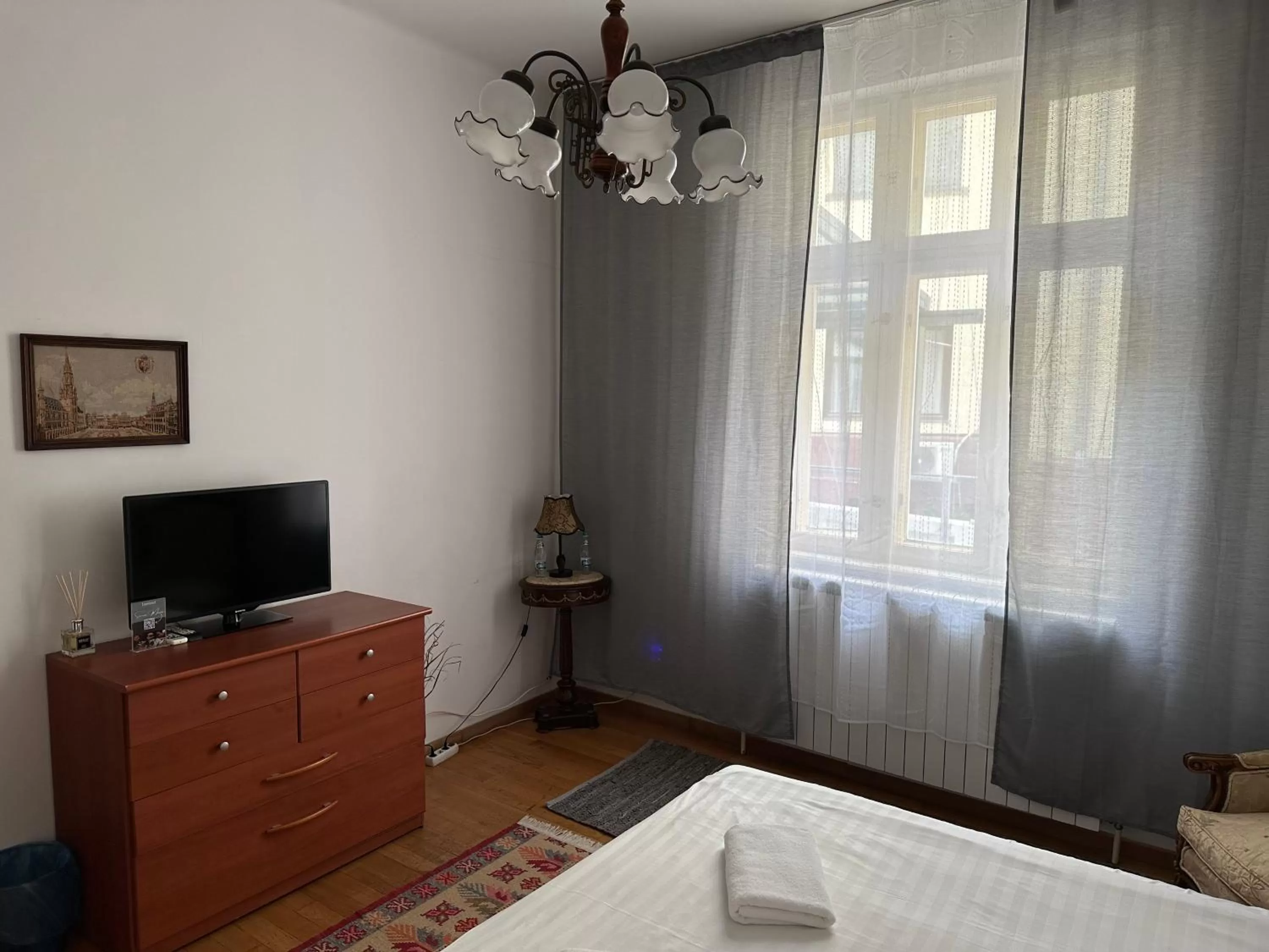 TV/Entertainment Center in George&Dragon Rooms