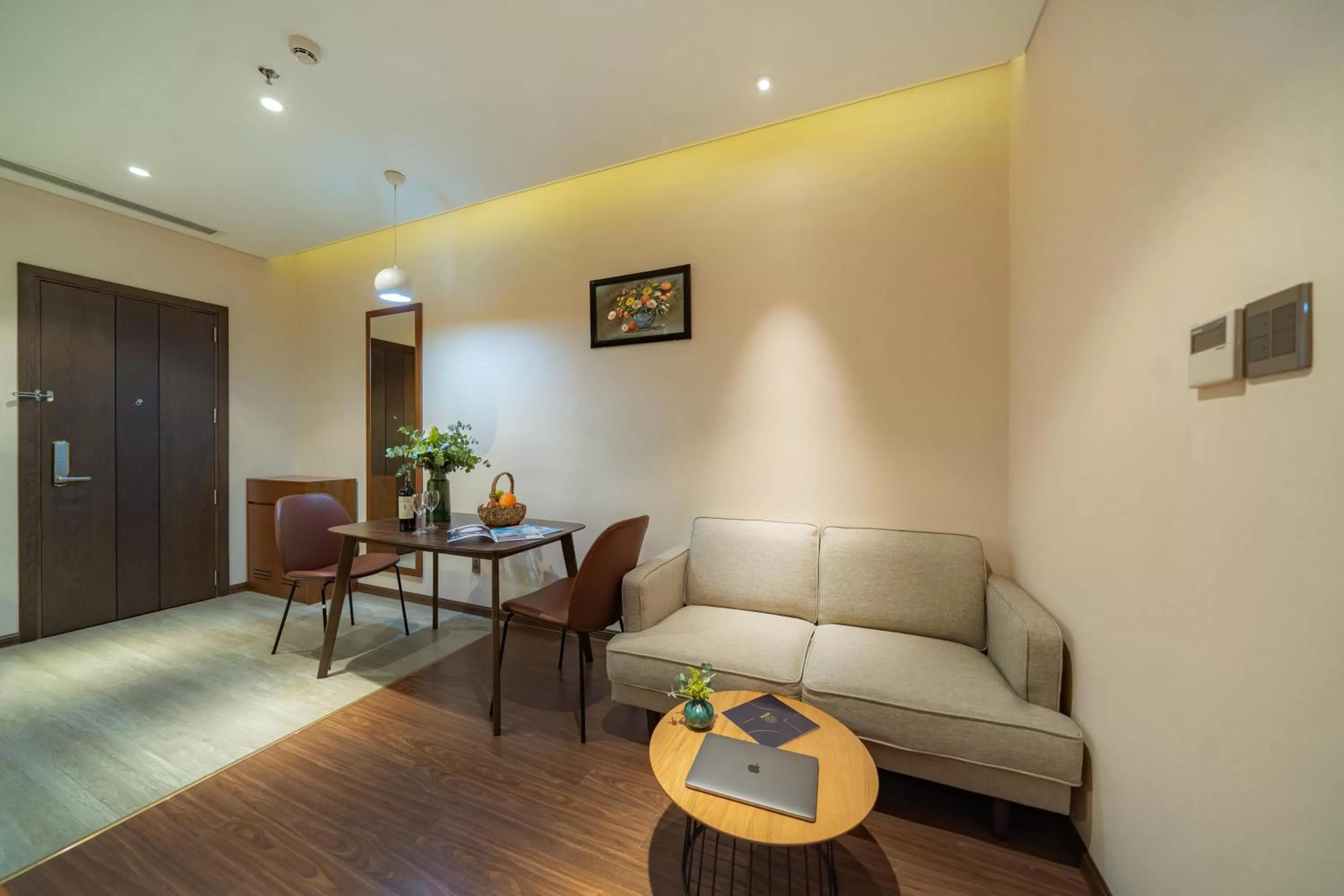 Living room in DHTS Business Hotel & Apartment