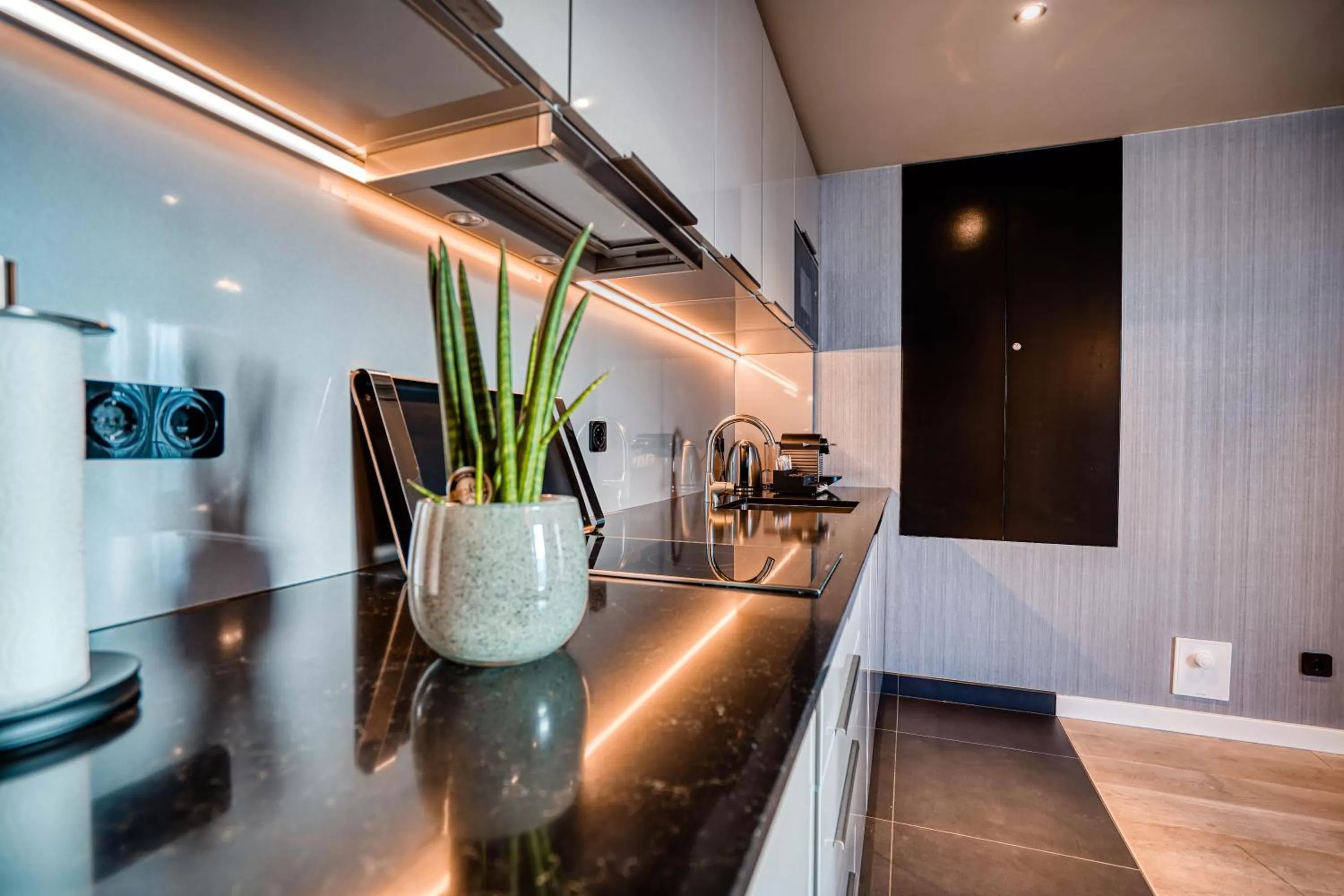 Kitchen or kitchenette in CLOUD No7 APARTMENTS