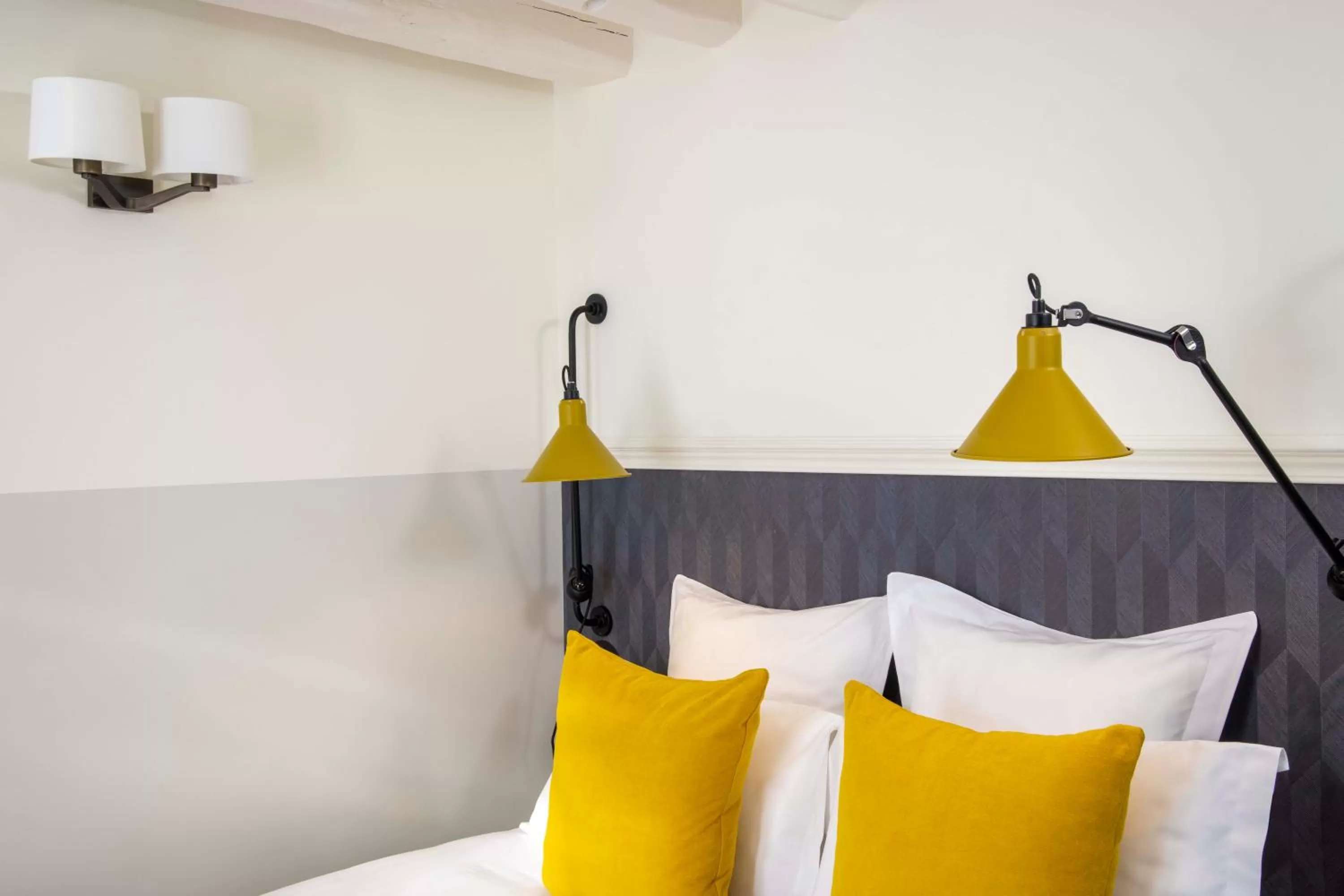 Bed in Hôtel Des Mines