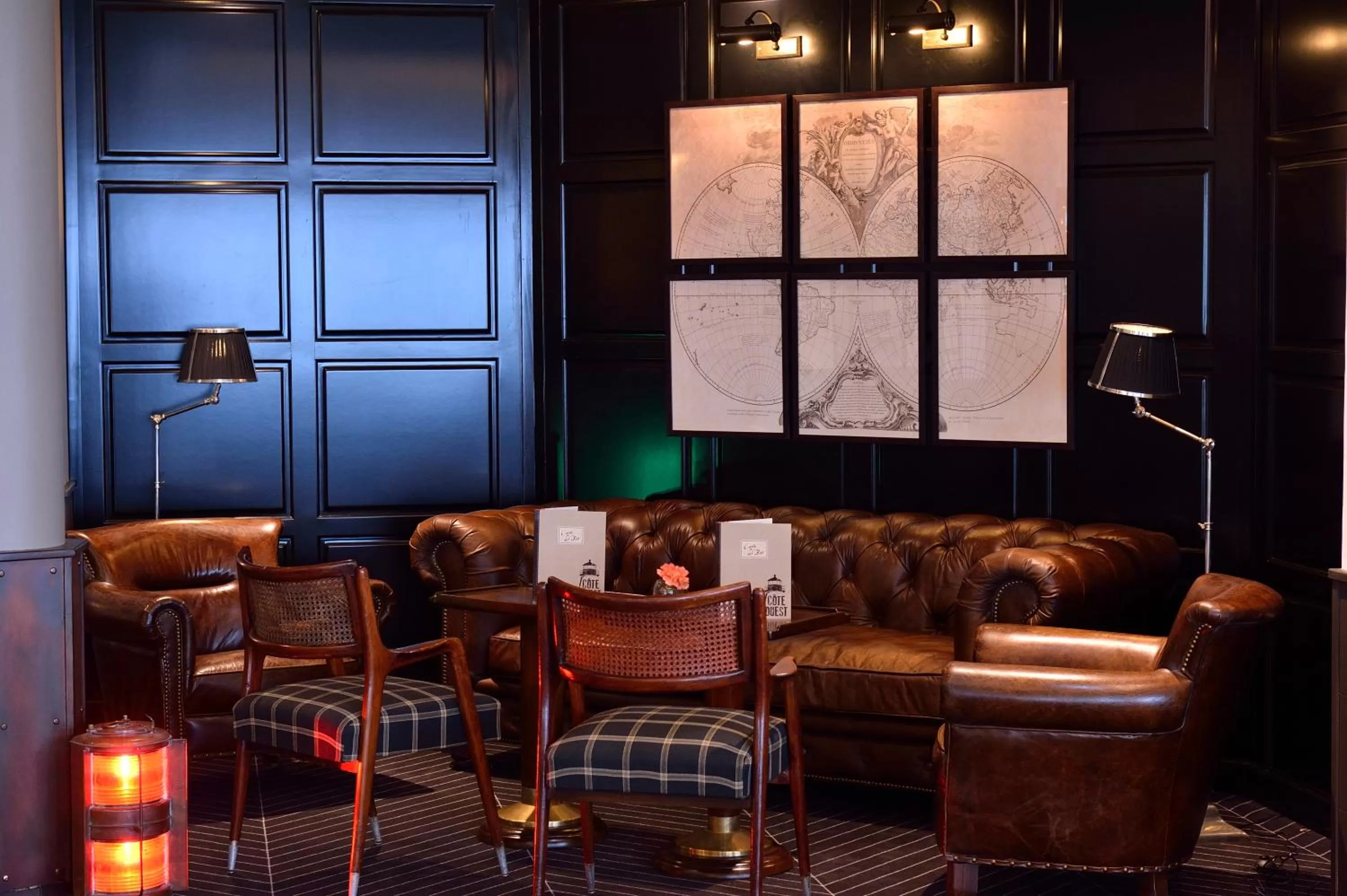 Lounge or bar in Côte Ouest Thalasso & Spa Les Sables d'Olonne - MGallery Collection