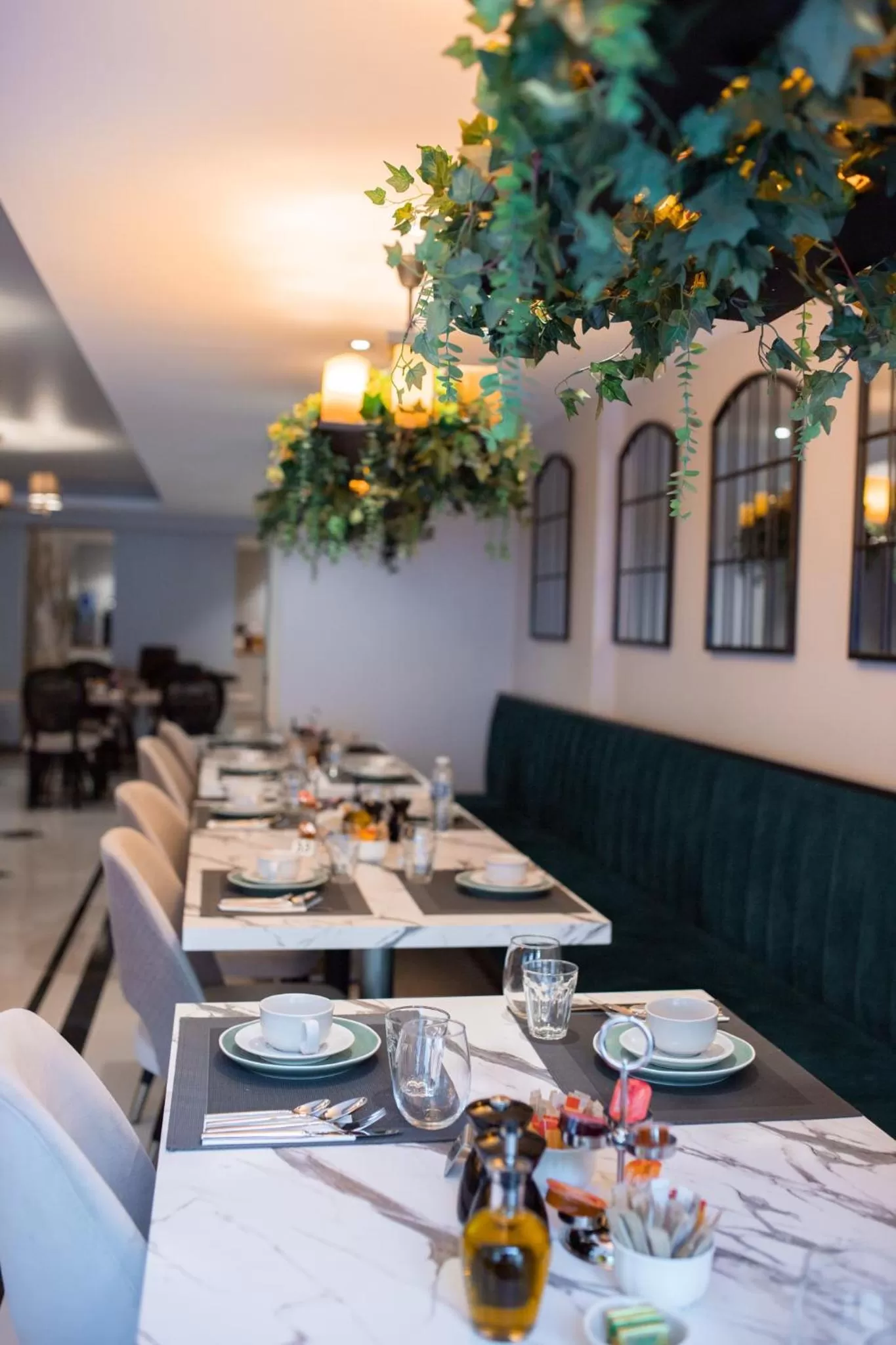 Restaurant/places to eat in Merit Kensington Hotel