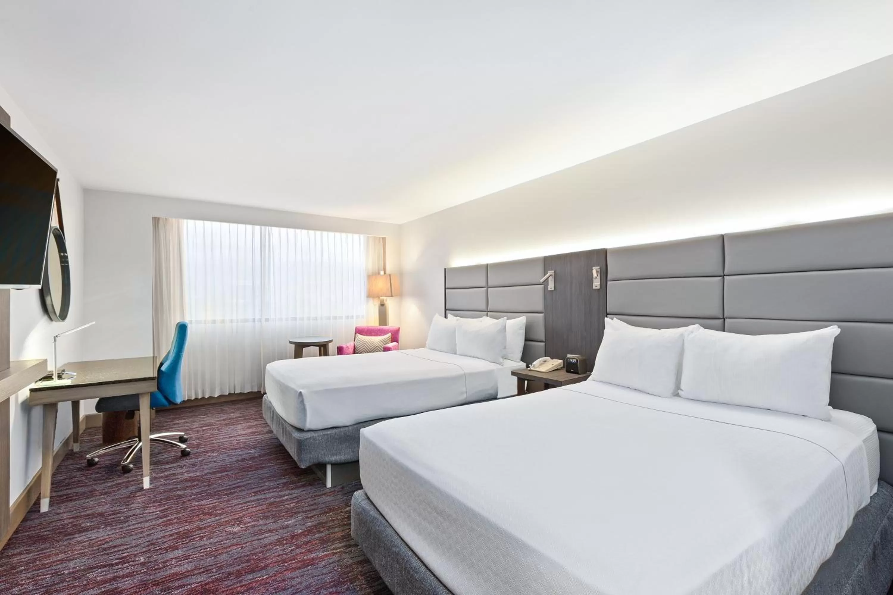 Photo of the whole room, Bed in Crowne Plaza San Jose La Sabana by IHG