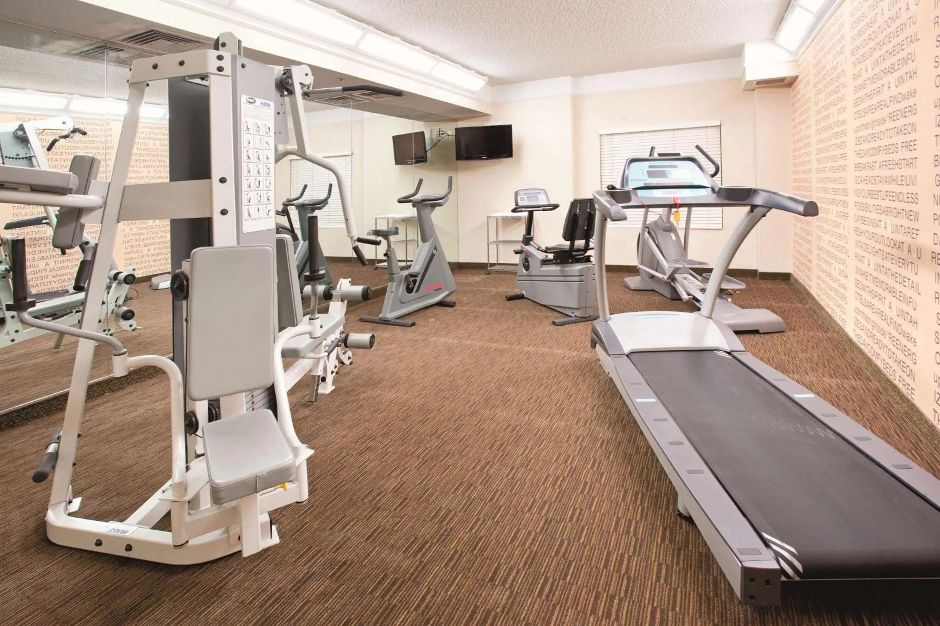 Fitness centre/facilities in La Quinta by Wyndham Colorado Springs South Airport
