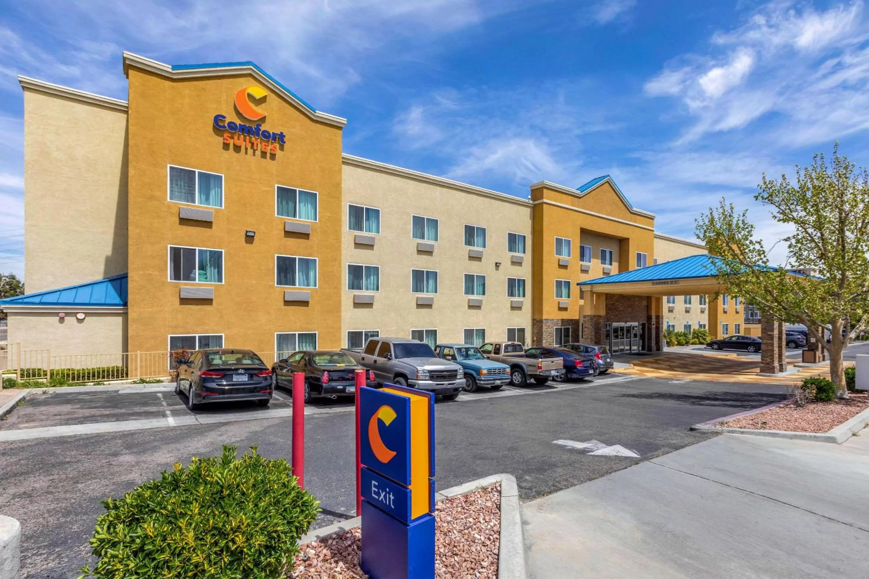 Property building in Comfort Suites Victorville-Hesperia