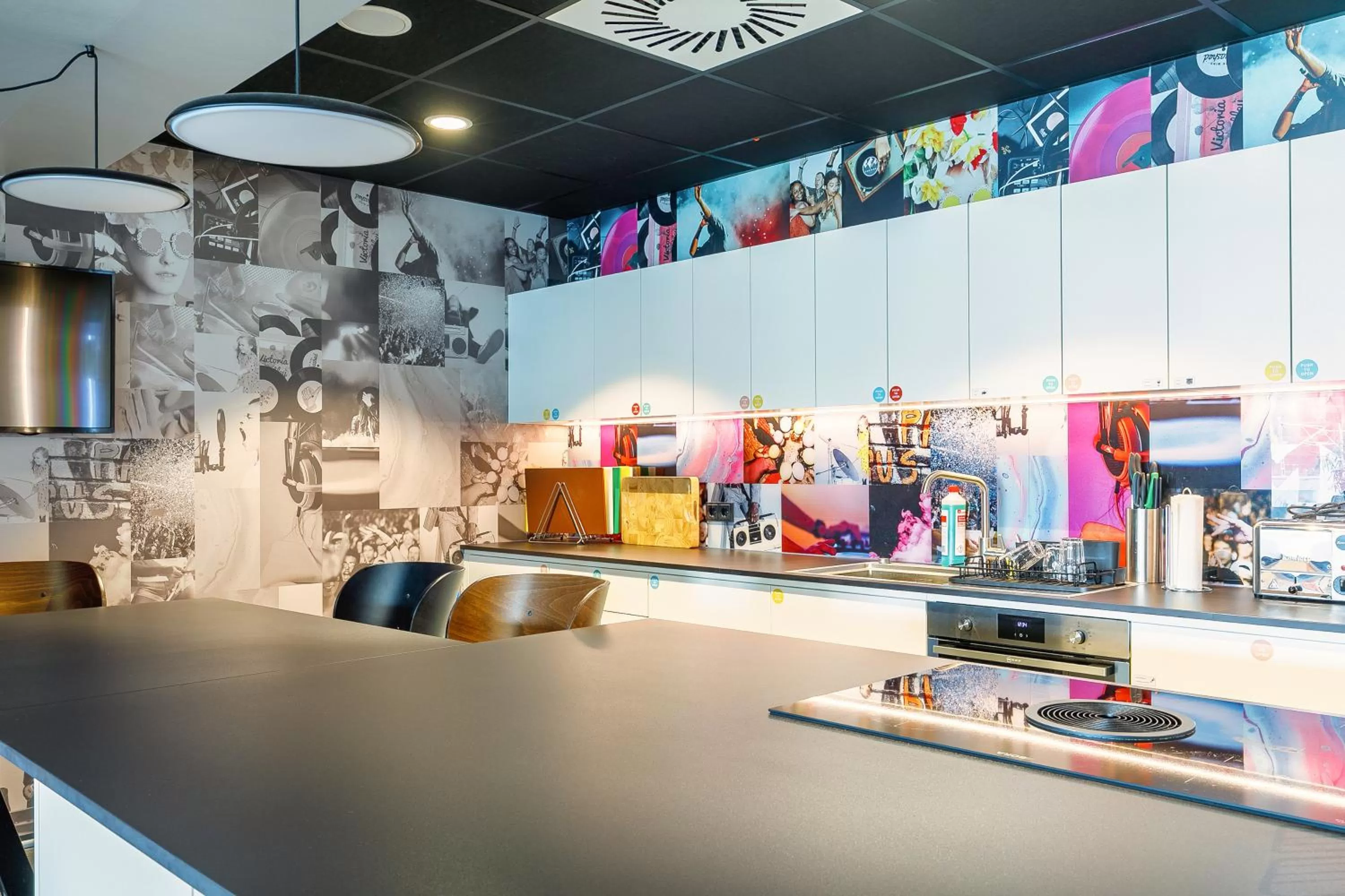 kitchen in MEININGER Hotel Dresden Zentrum