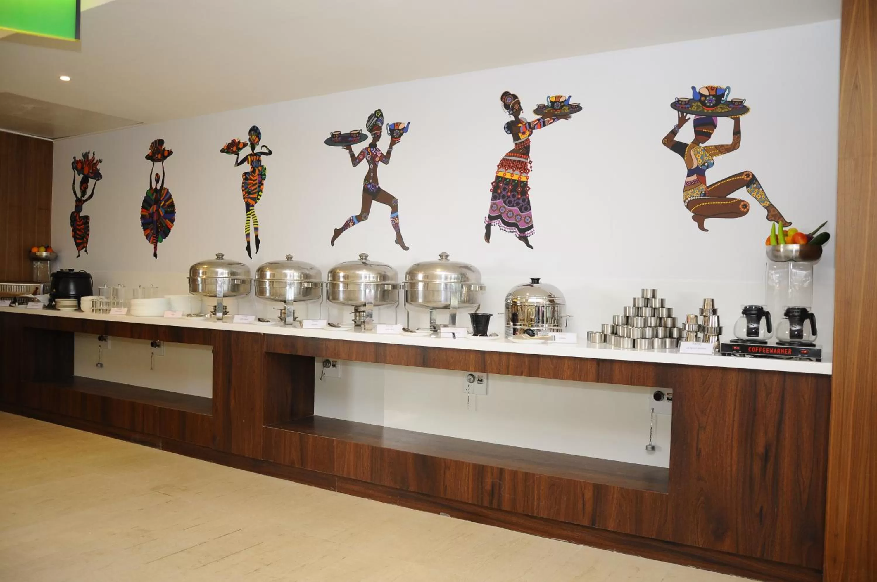 Restaurant/places to eat in ZIBE Salem By GRT Hotels