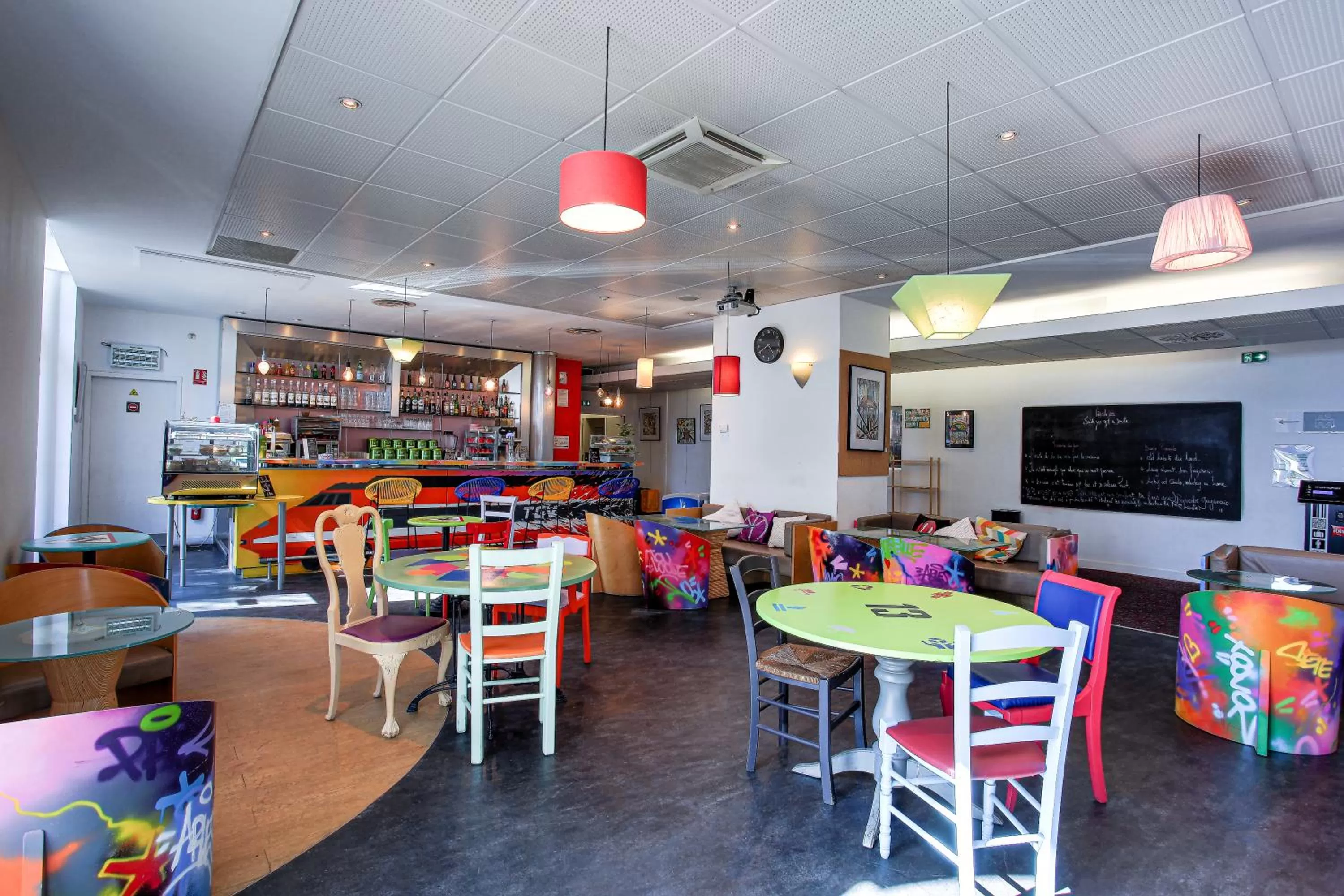 Lounge or bar in ibis Marseille Centre Gare Saint Charles