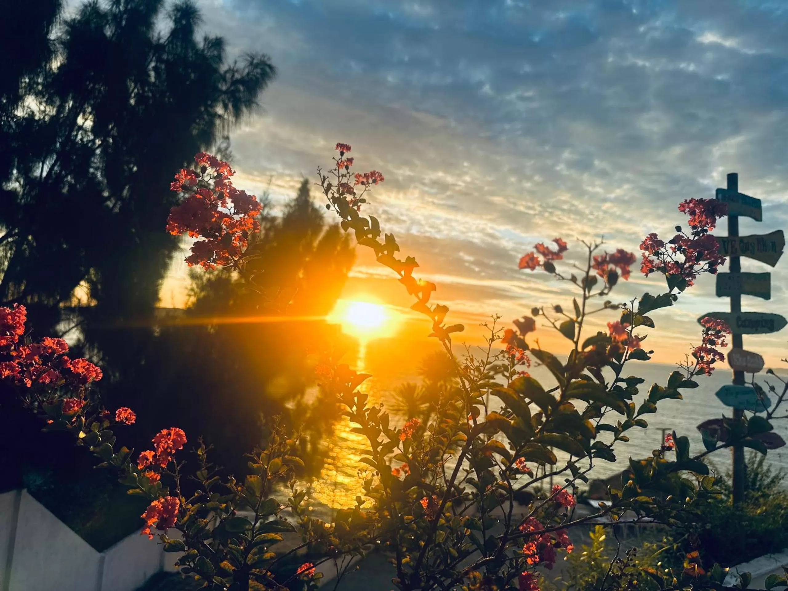 Sunrise, Sunrise/Sunset in RUBEACH HOTEL & REROST