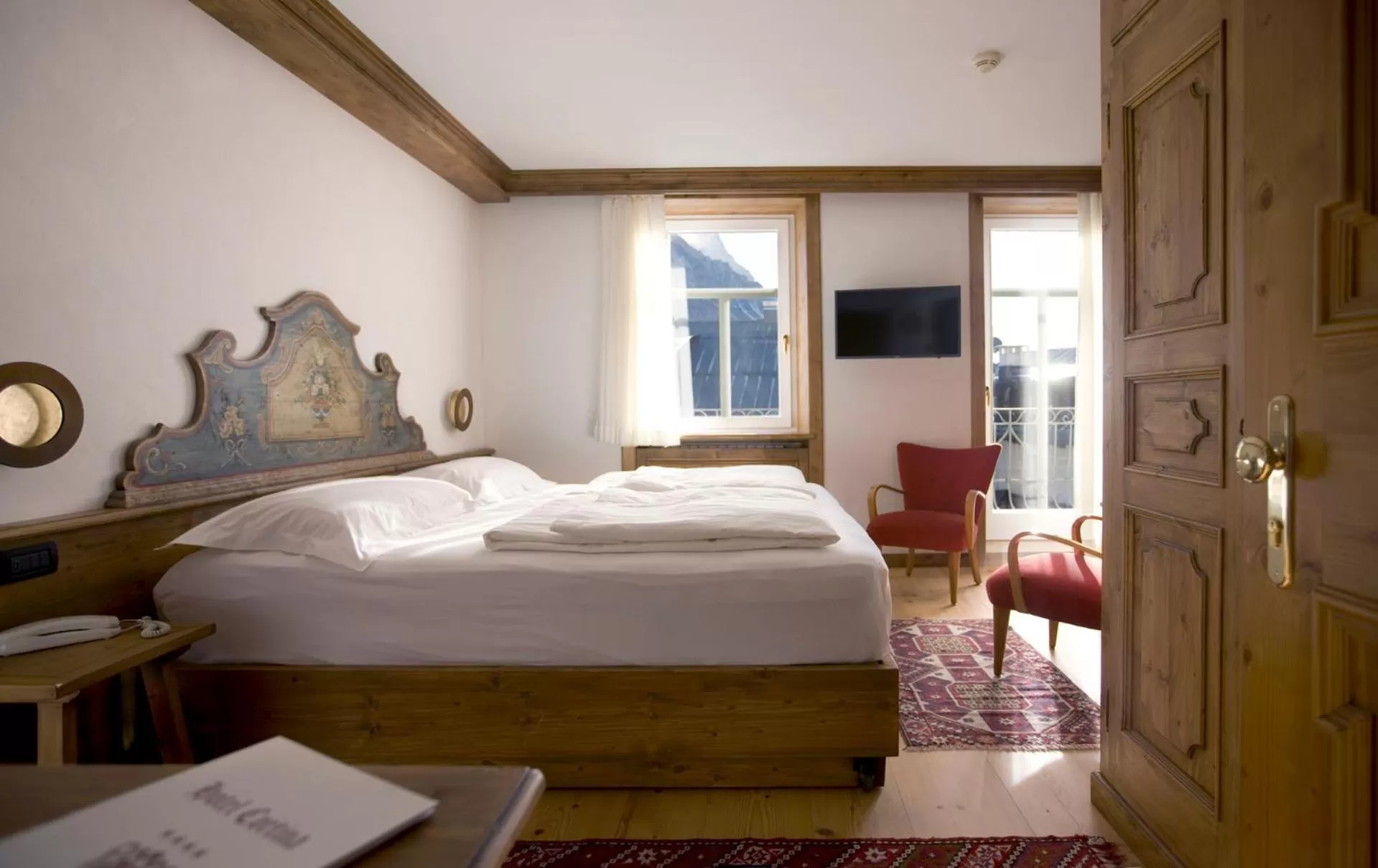 Photo of the whole room, Bed in Hotel Cortina