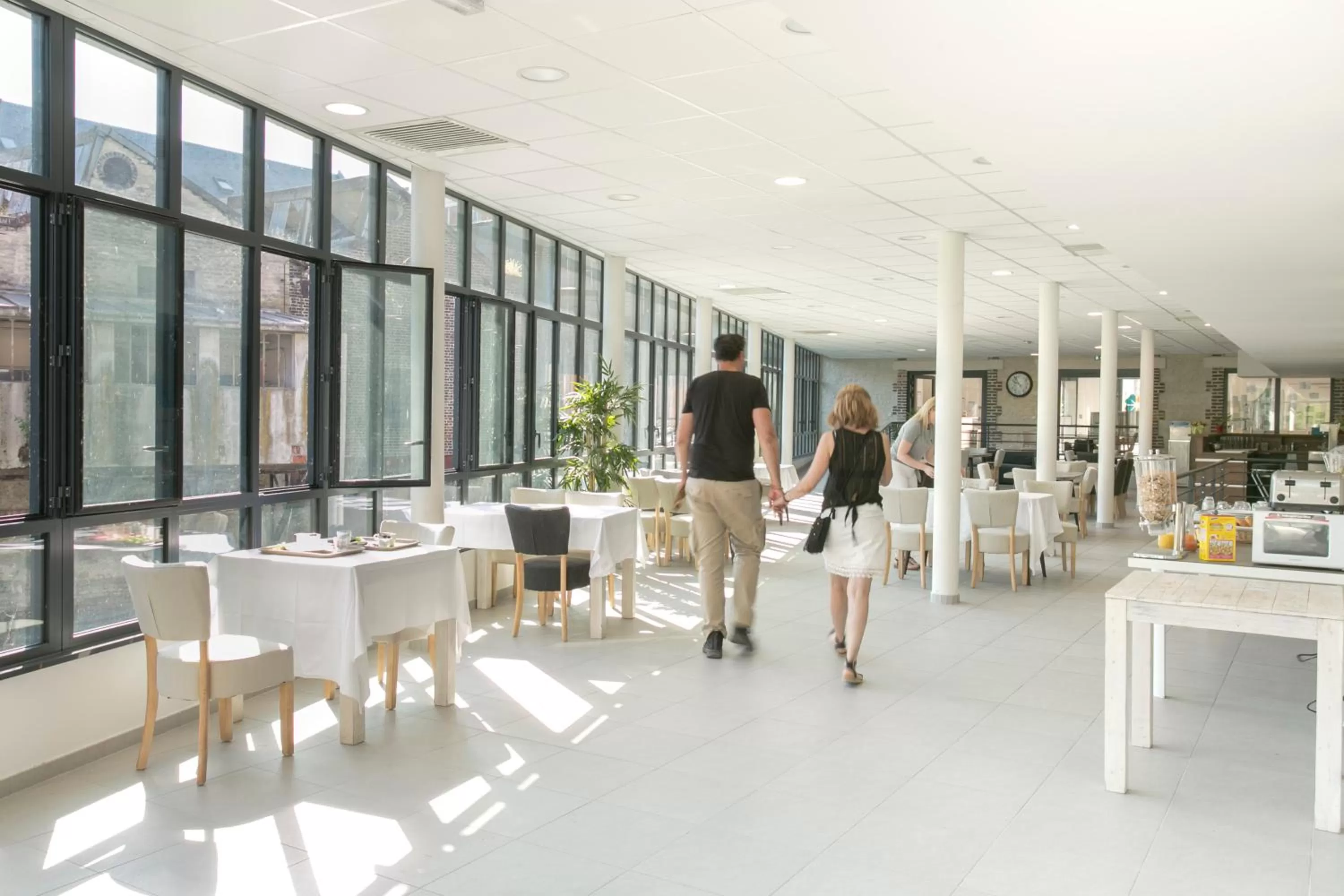 Restaurant/places to eat in Zenao Appart'hôtels Troyes