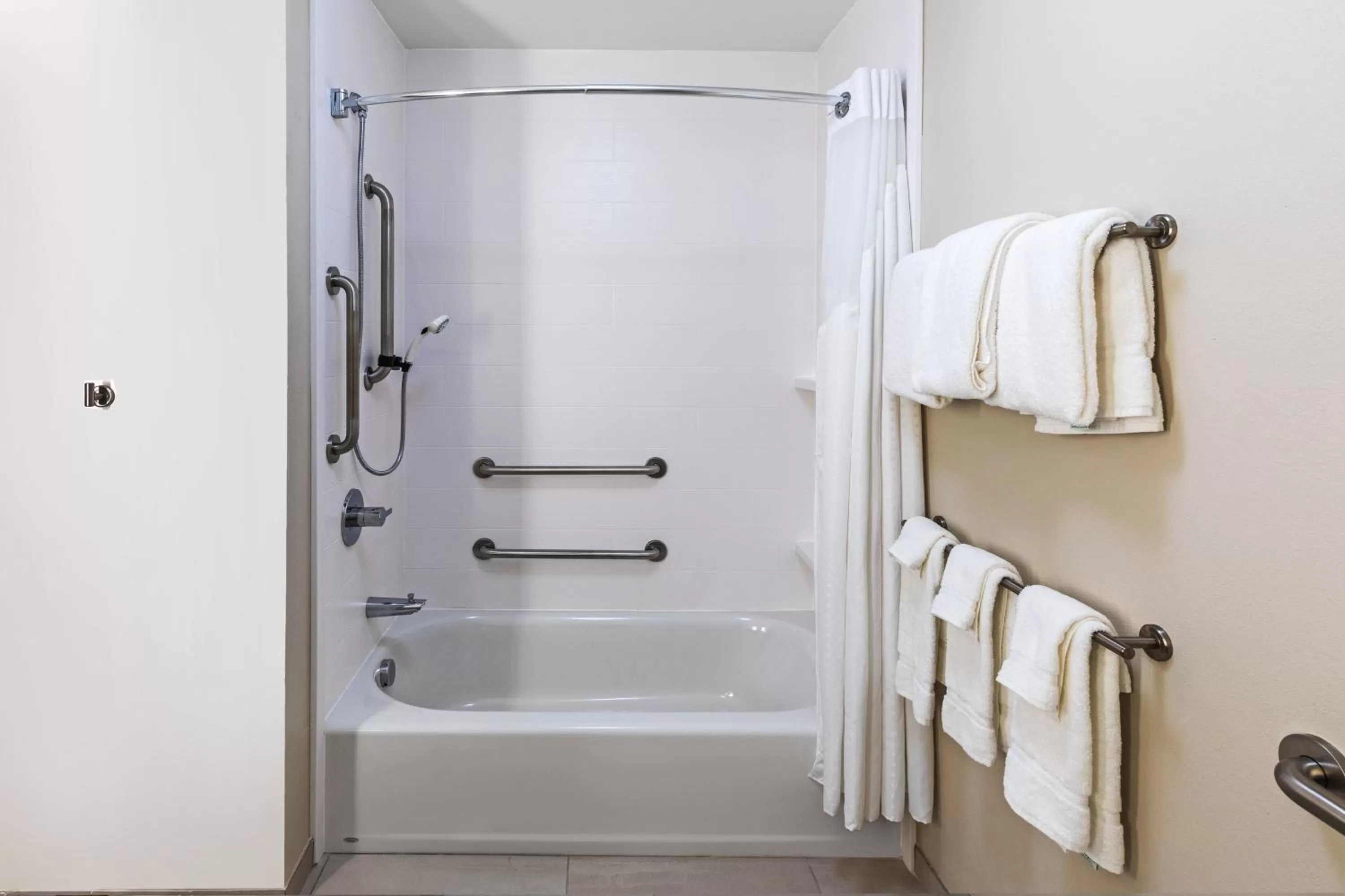 Standard Queen Room with Two Queen Beds - Communications Accessible in Holiday Inn Express & Suites Purcell, an IHG Hotel