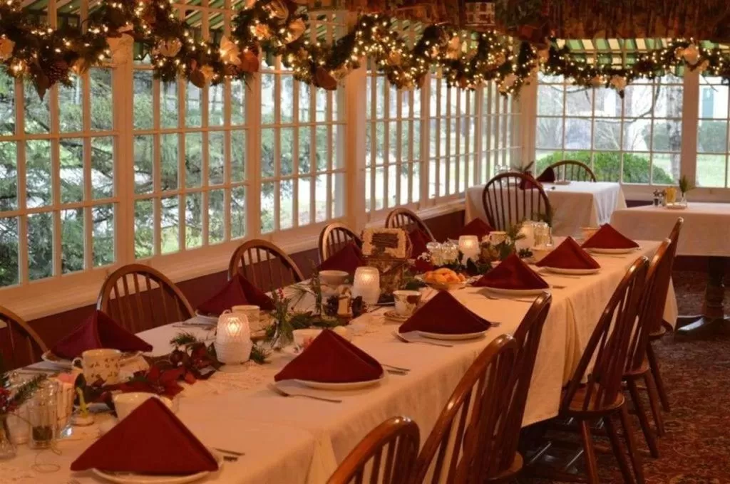 Dinner in Red Rocker Inn