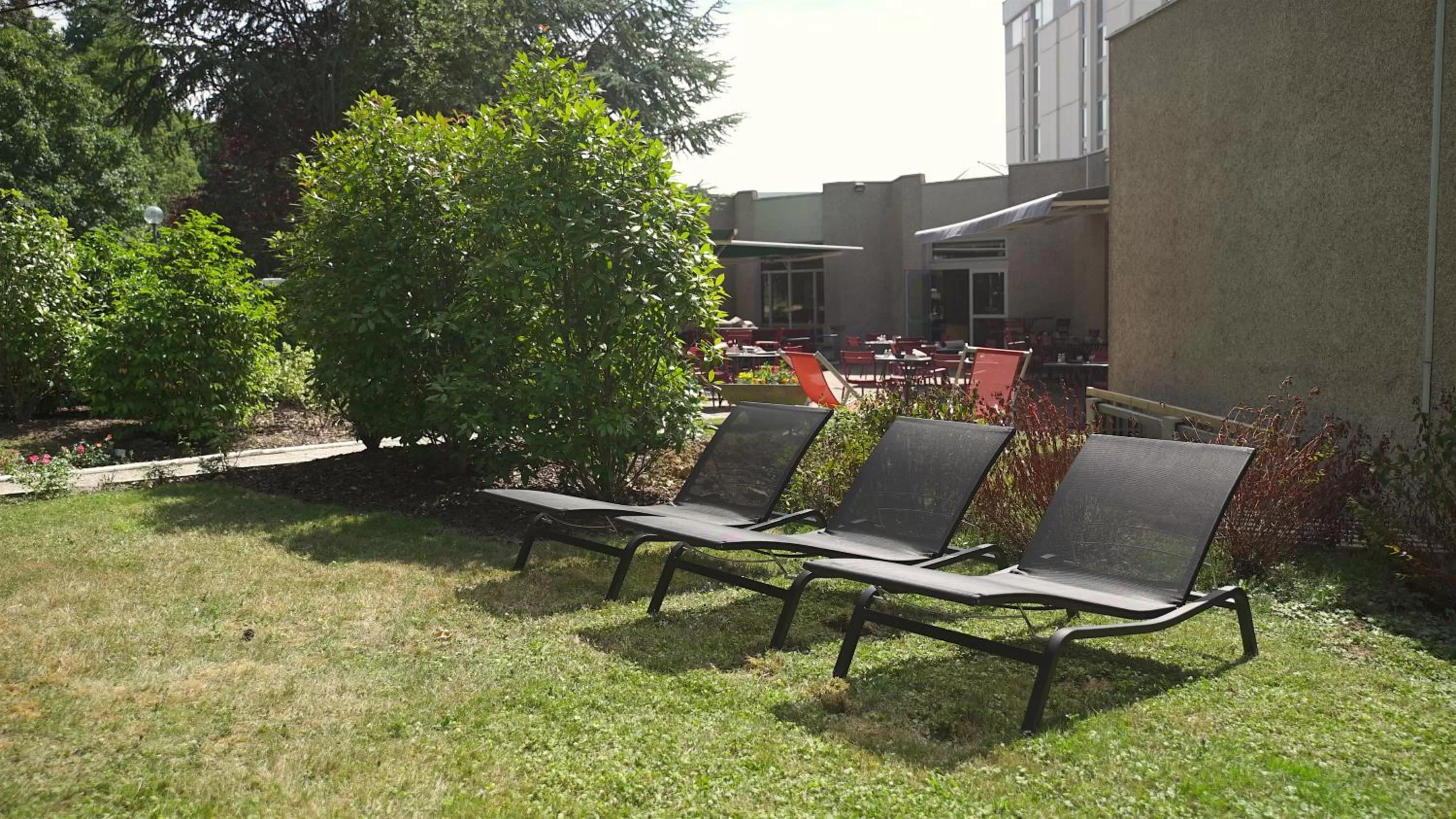 Garden in Mercure Paris Roissy CDG