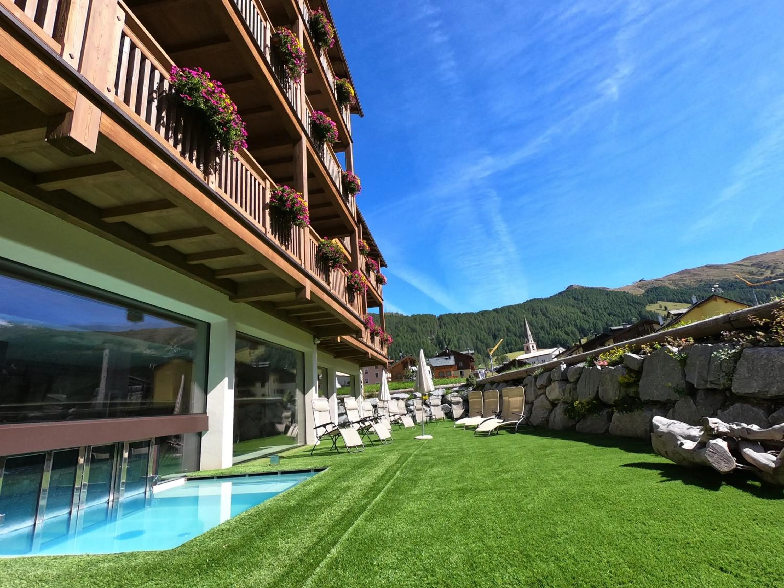 Swimming pool in Francesin Active Hotel