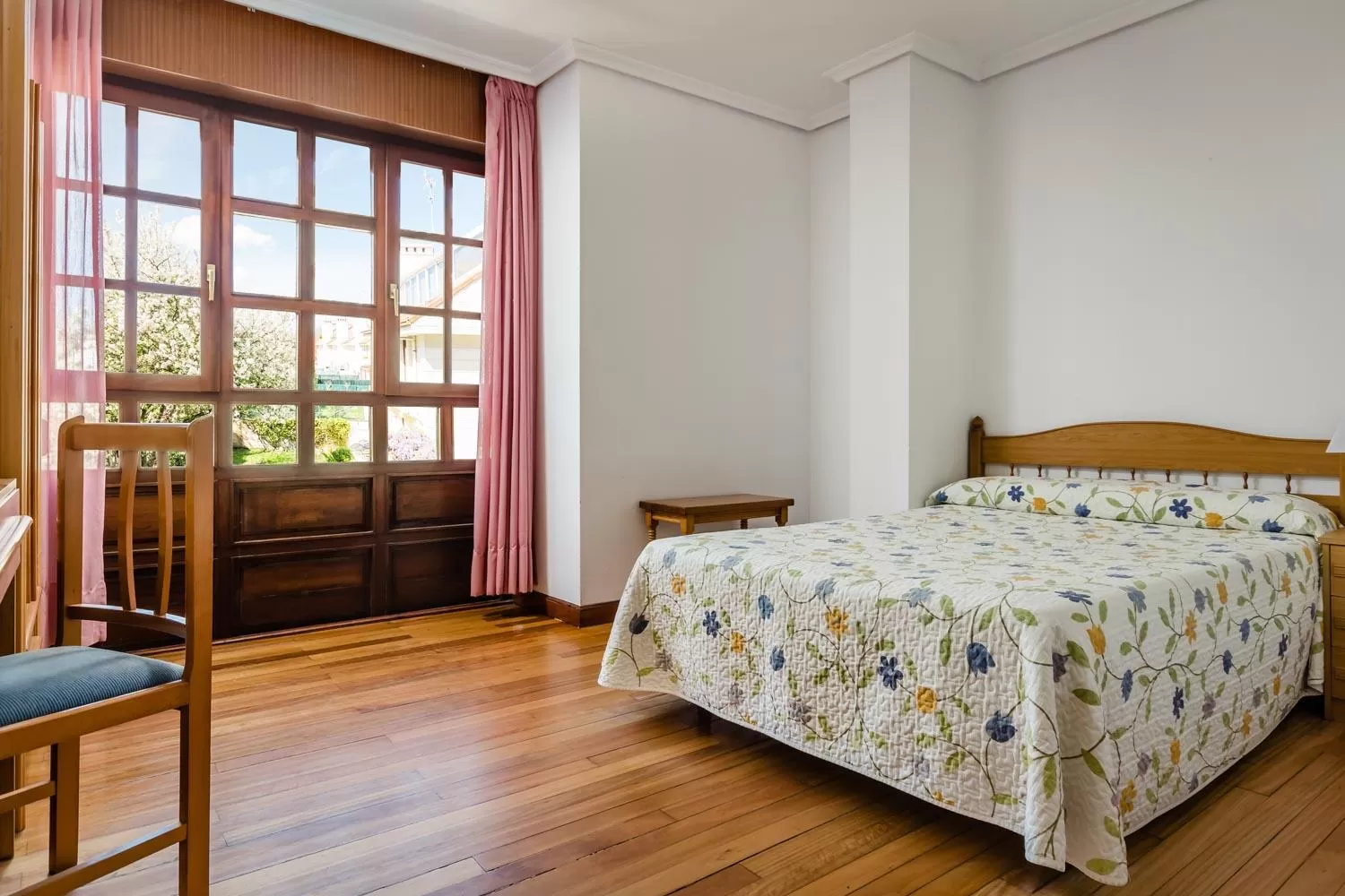 Bed in Hotel Surfances