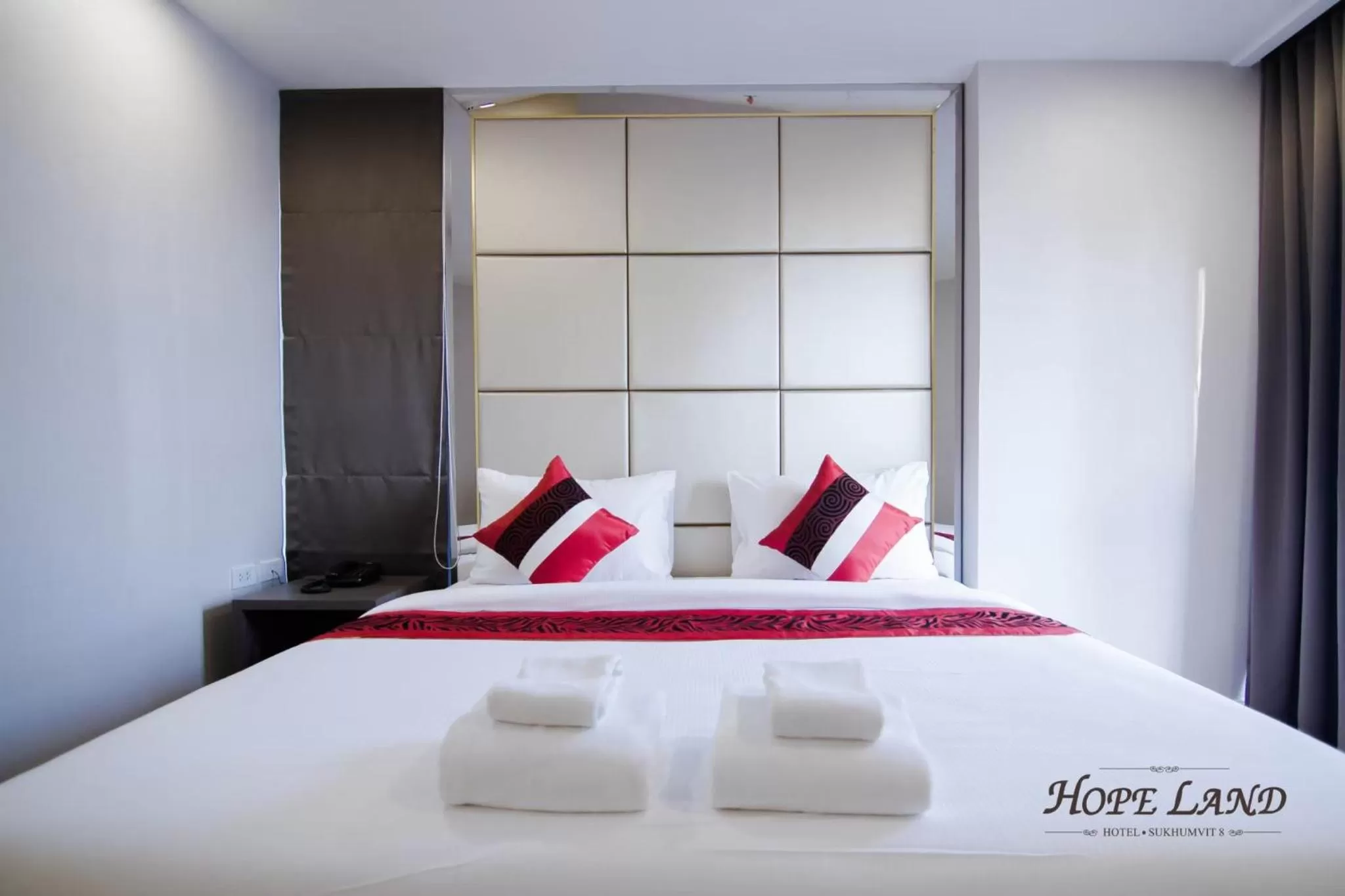 Bed in Hope Land Hotel Sukhumvit 8
