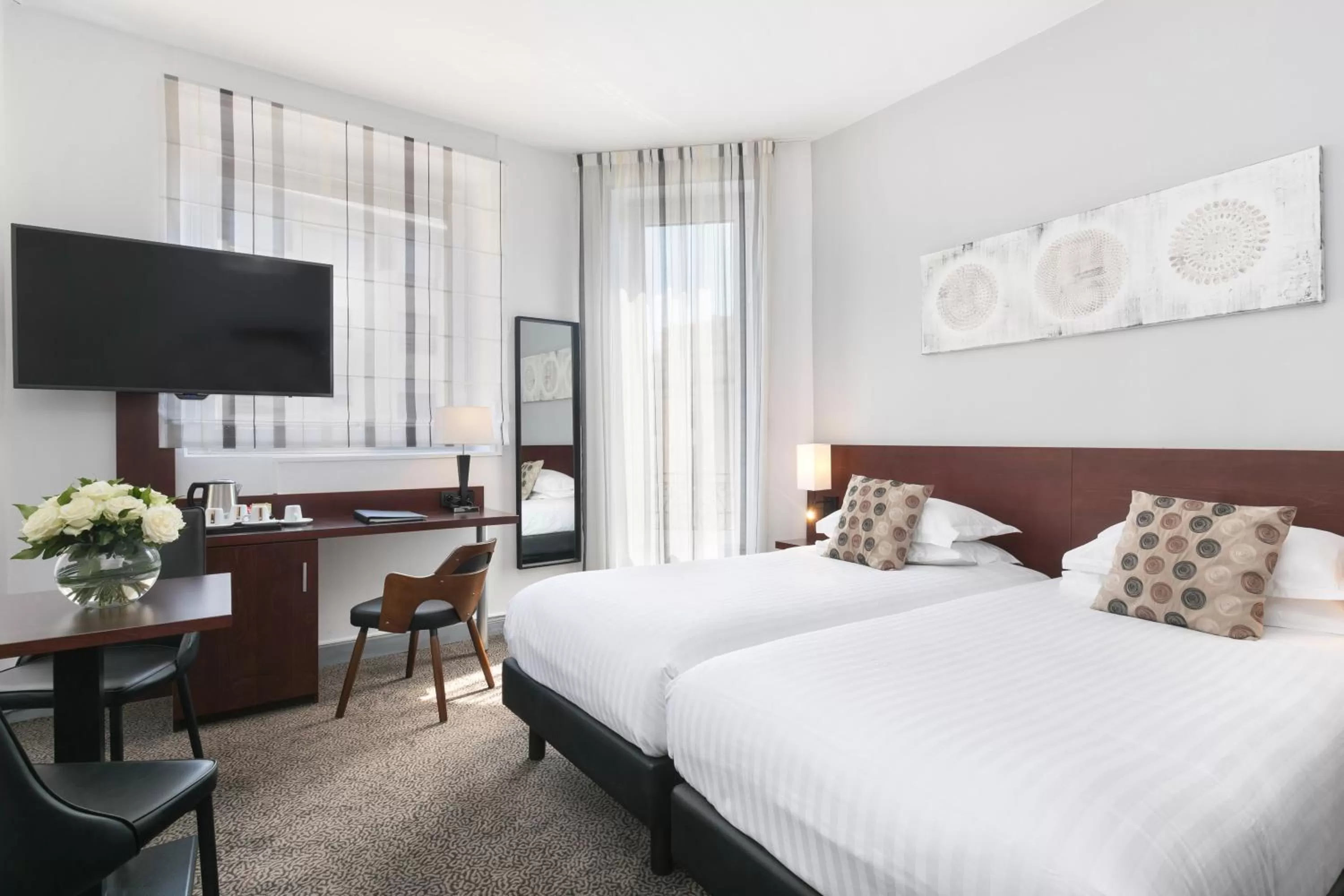 Bed in Best Western Plus Hôtel Brice Garden Nice