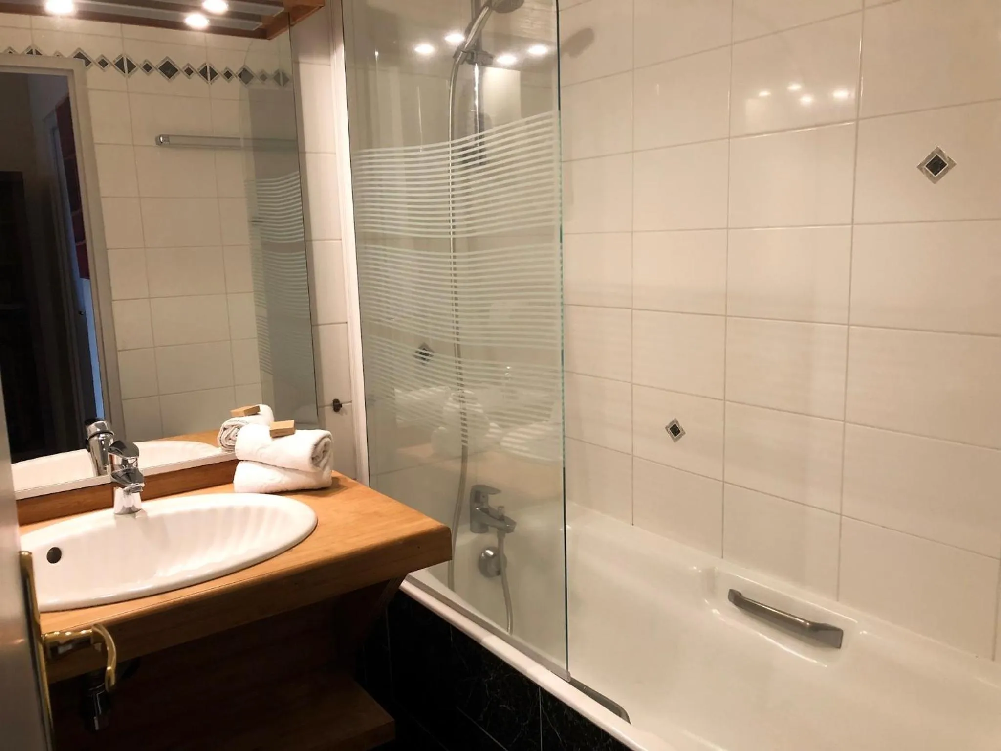 Bathroom in Entre Terre Et Mer