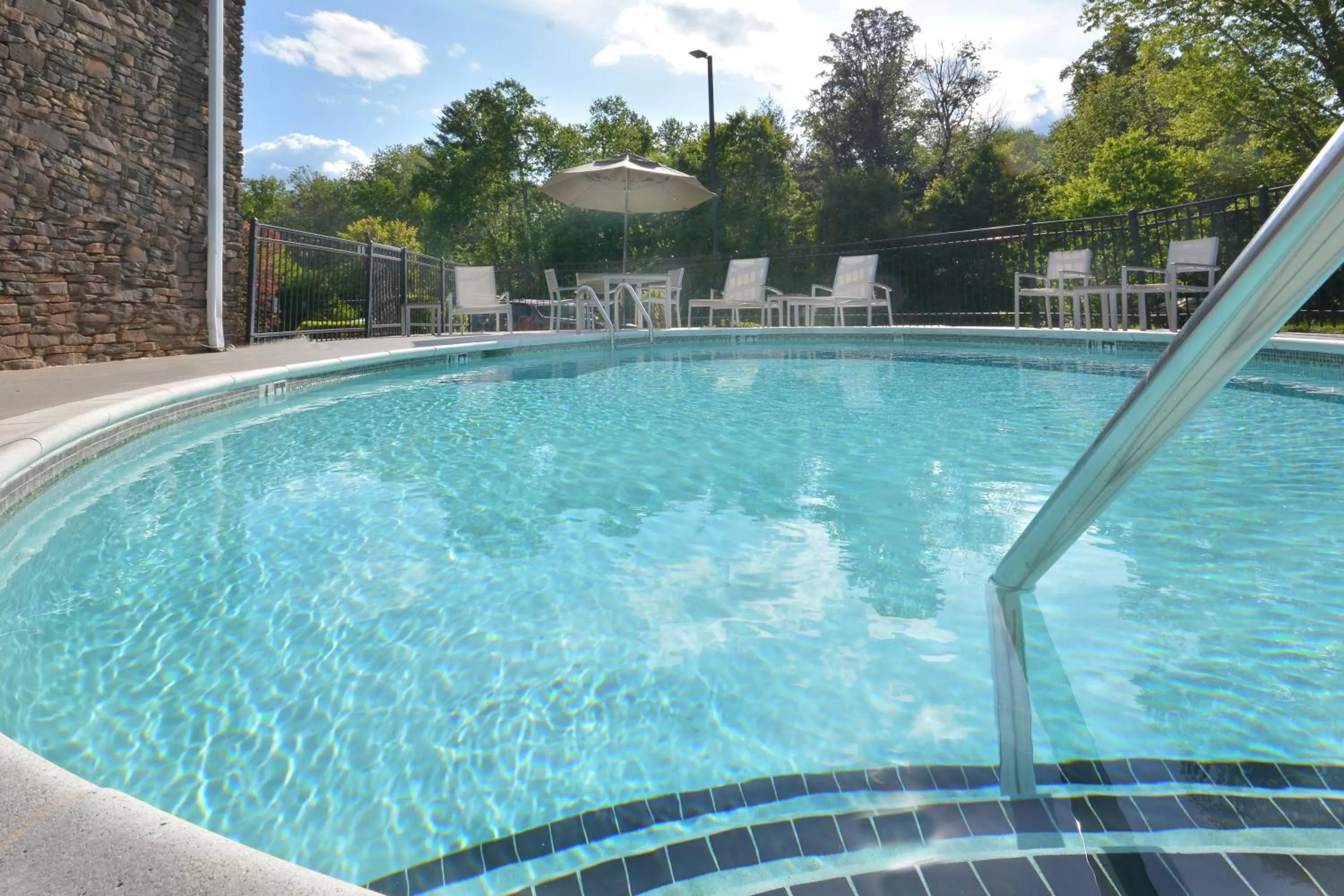 Swimming pool in Country Inn & Suites by Radisson, Asheville West near Biltmore