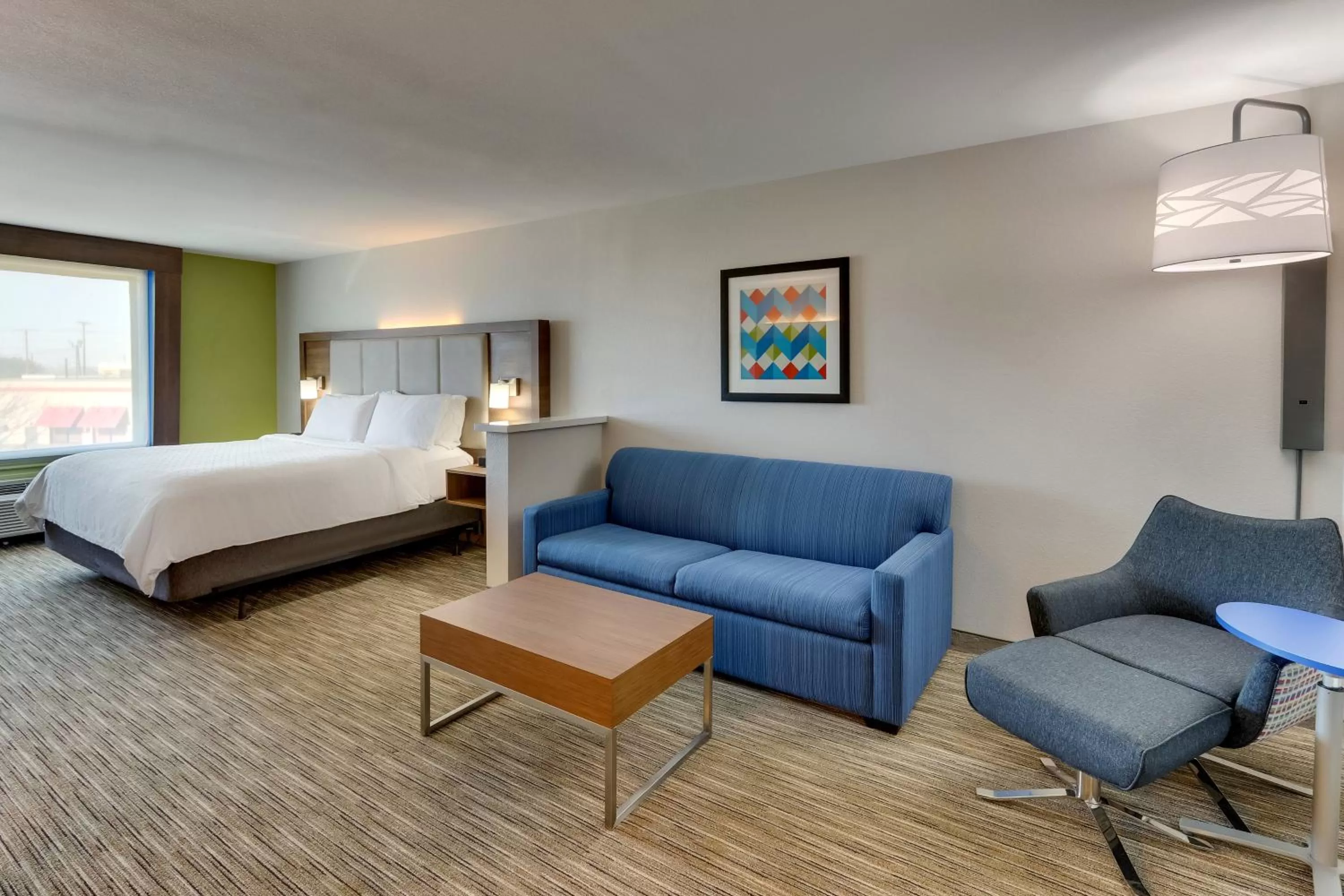 Photo of the whole room, Bed in Holiday Inn Express Lake Worth NW Loop 820 by IHG