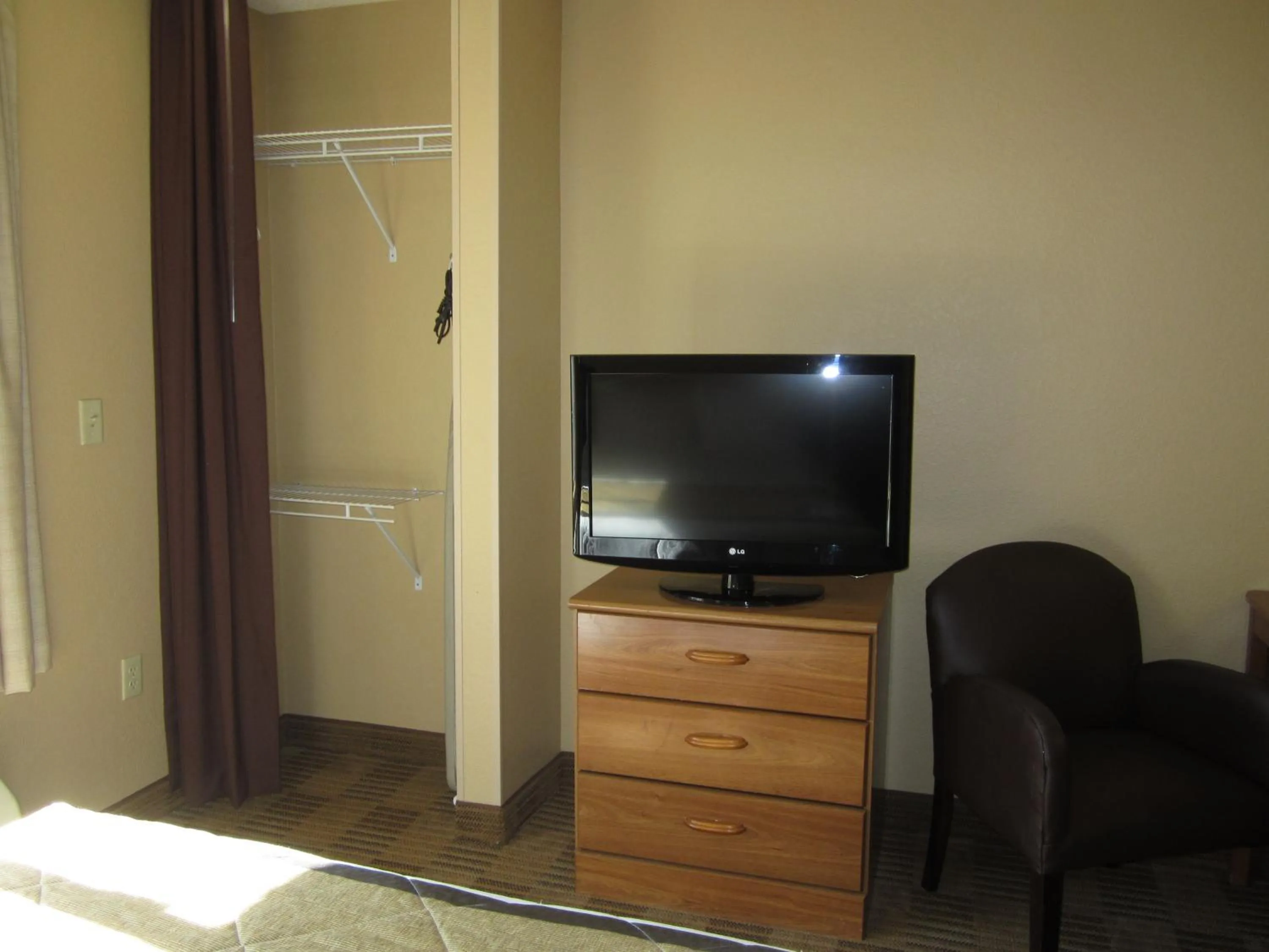 Bed in Extended Stay America Select Suites - Austin - Round Rock - North