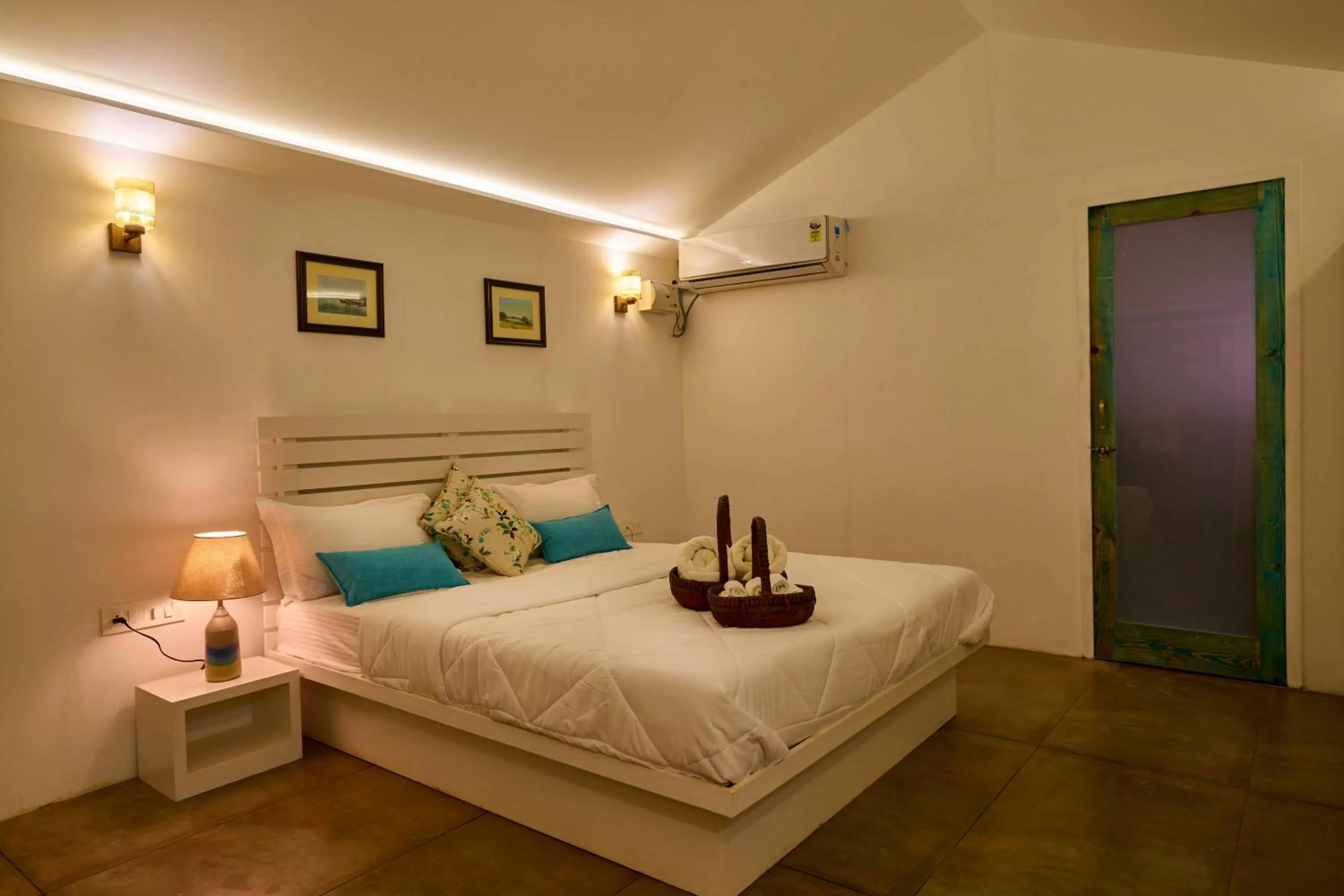 Photo of the whole room, Bed in Blu Resorts