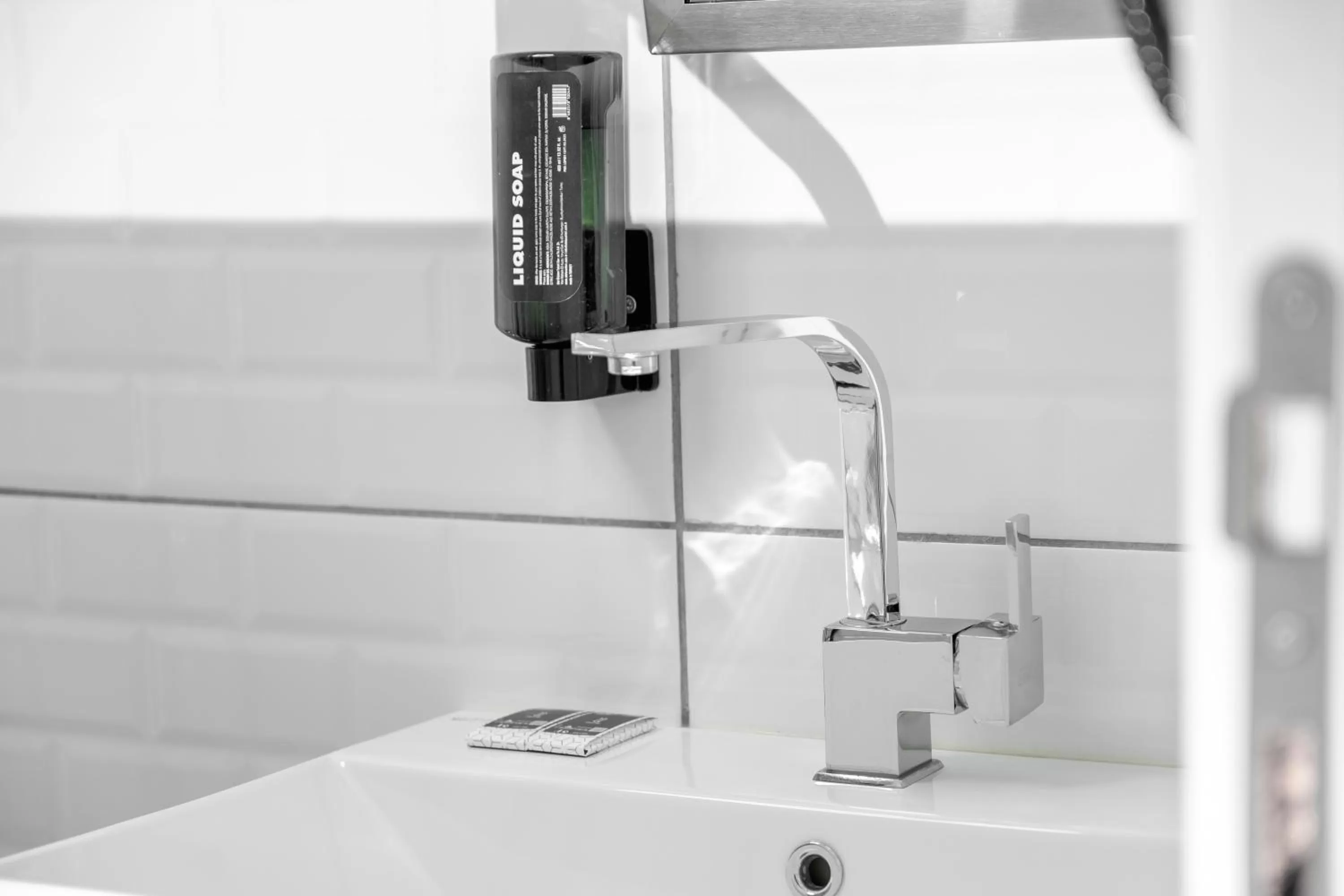 Bathroom in Comfort Center Suit Hotel