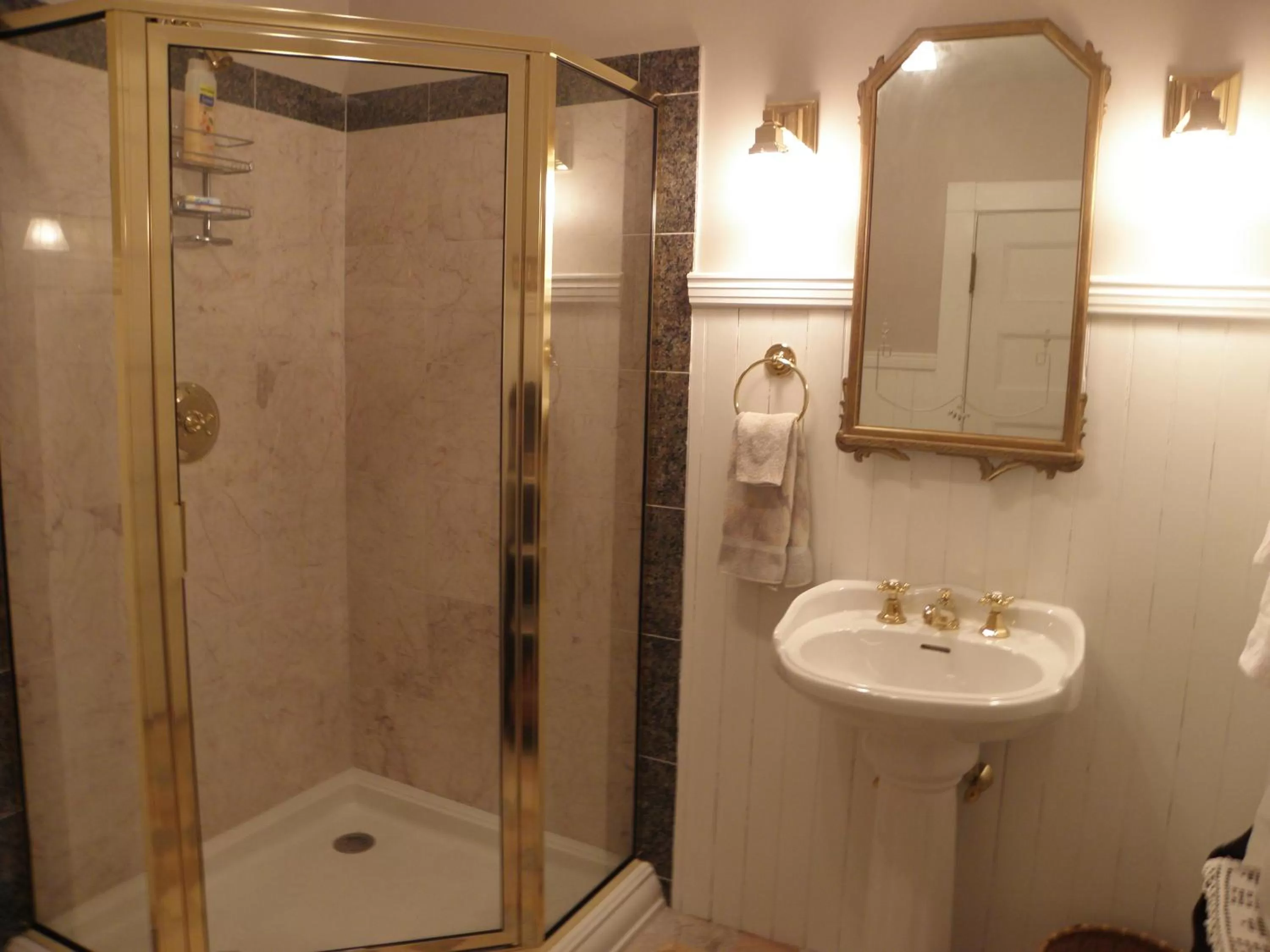 Bathroom in Lehmann House Bed & Breakfast